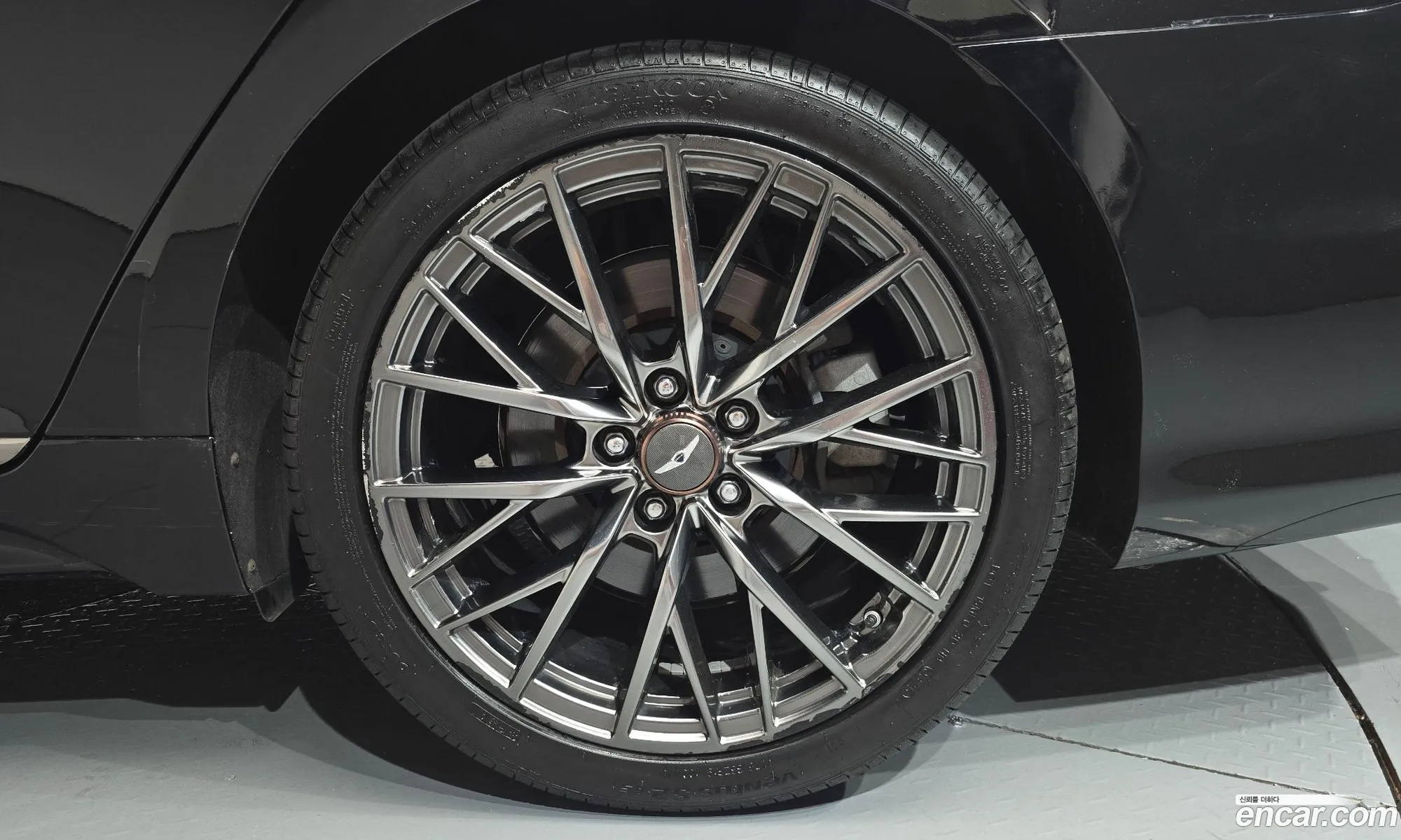 Genesis G80 2017 — 30