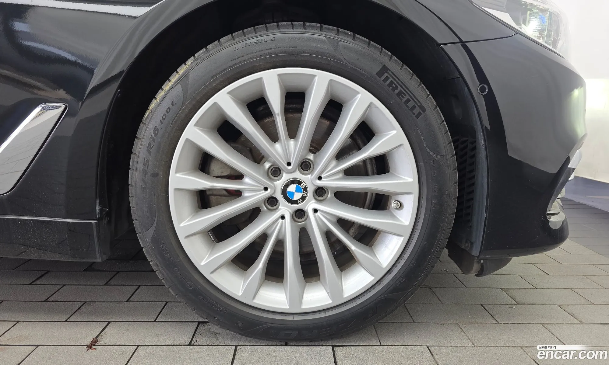 BMW 5 Series 2019 WBAJF5101KBJ12969 — 30
