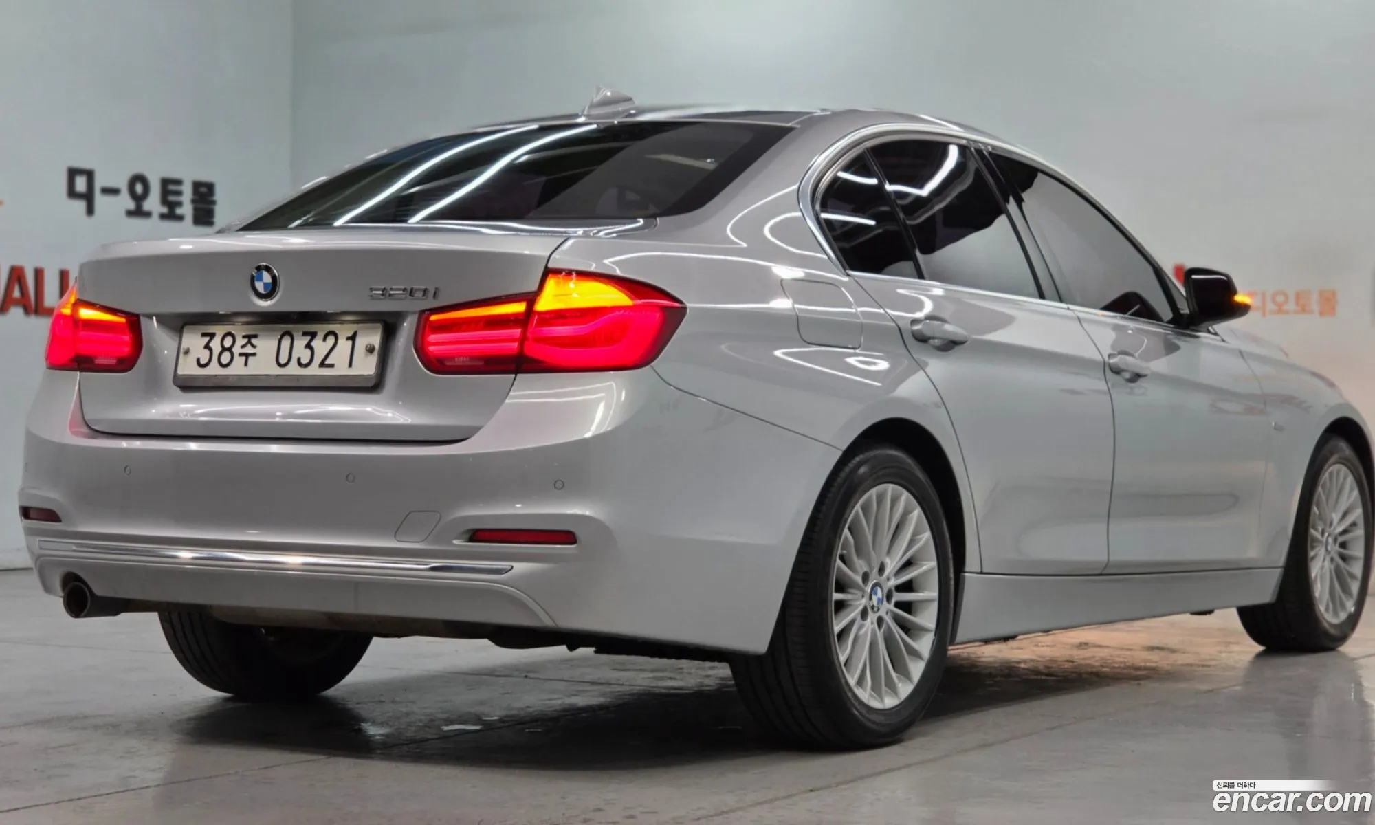 BMW 3 Series 2016 — 17