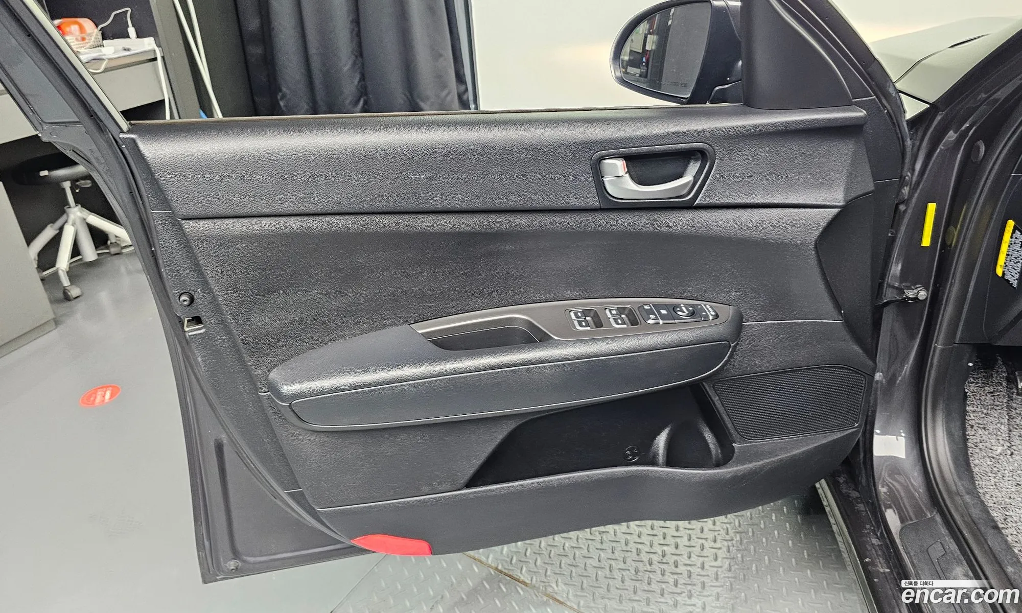 Kia K5 2017 KNAGS416BJA197856 — 27