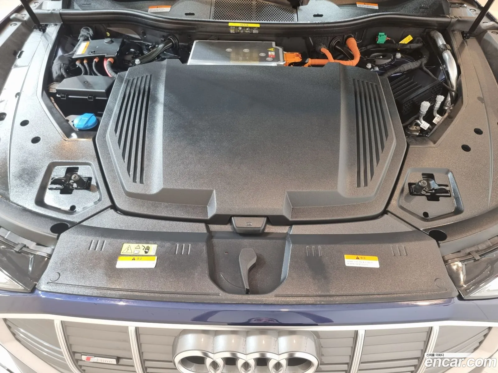 Audi e-tron 2023 — 12