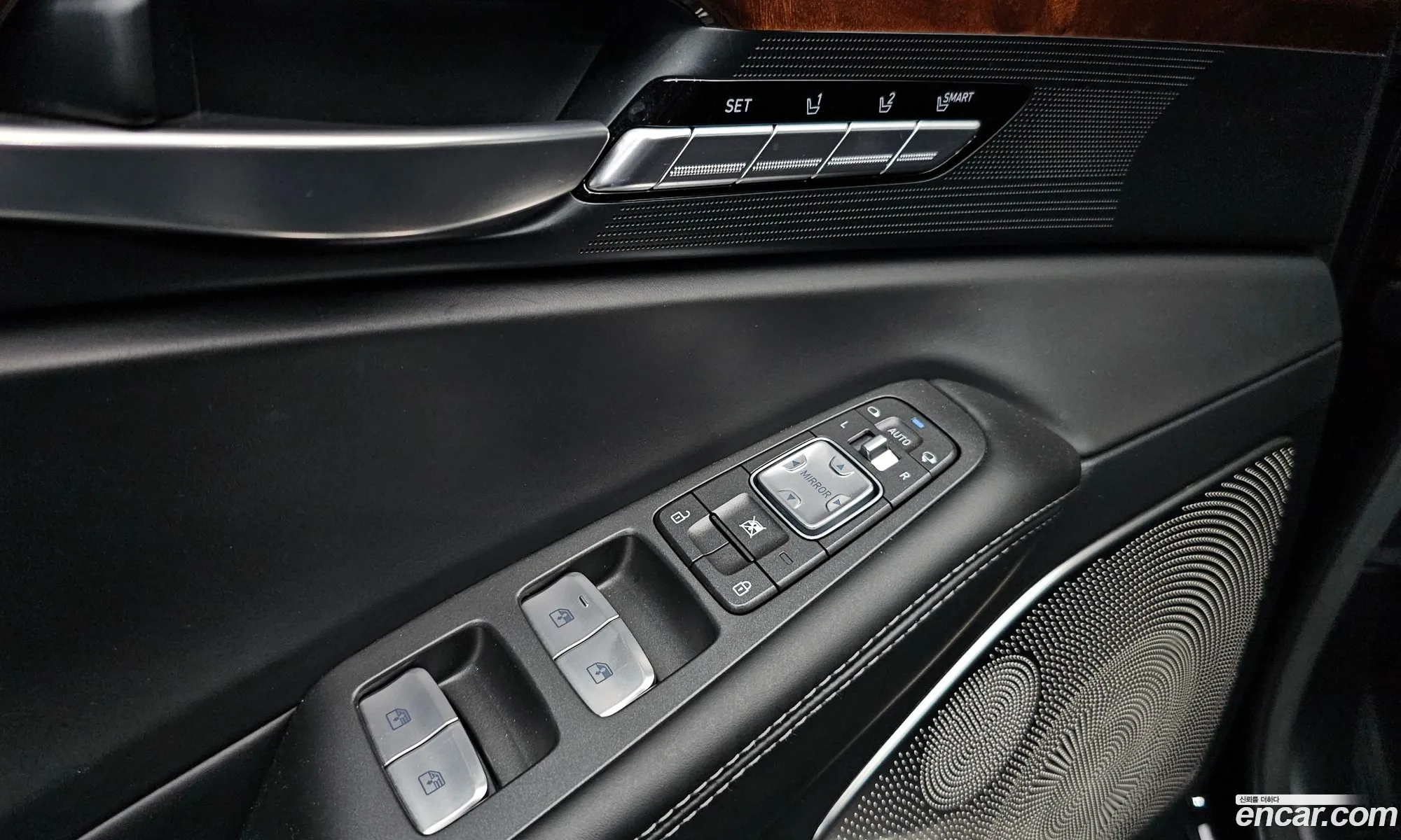 Genesis EQ900 2016 — 34
