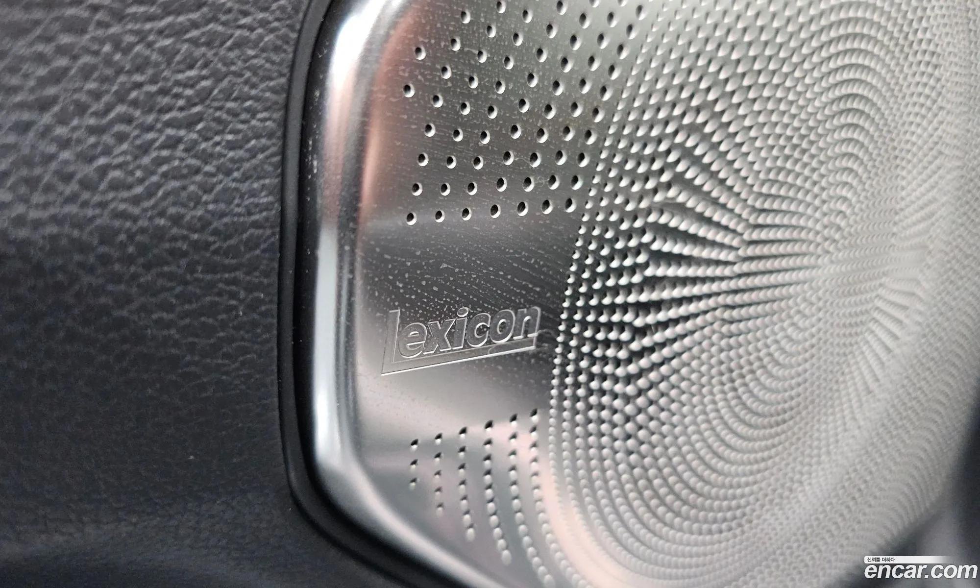 Genesis EQ900 2016 — 22