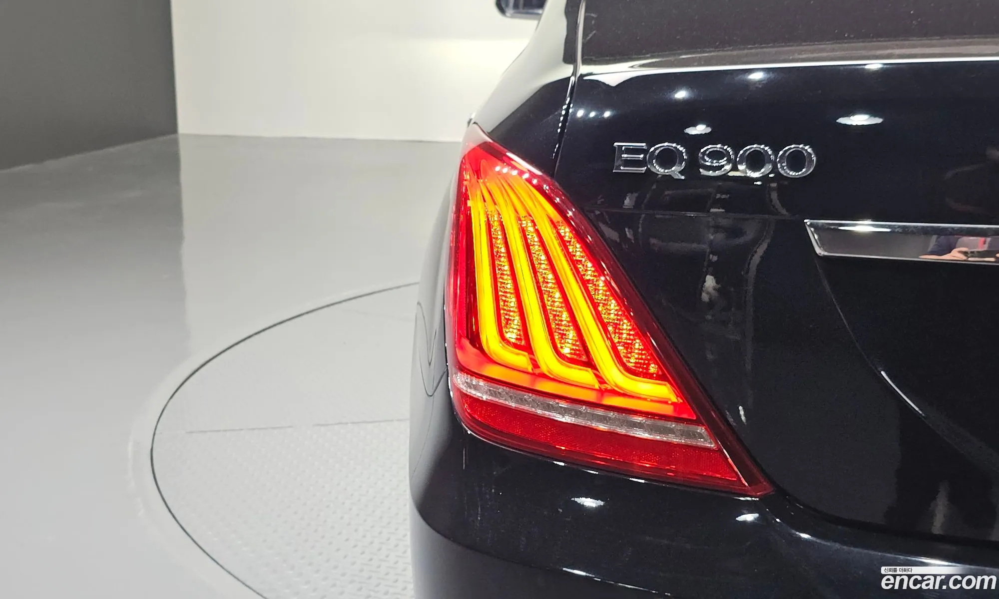 Genesis EQ900 2016 — 37