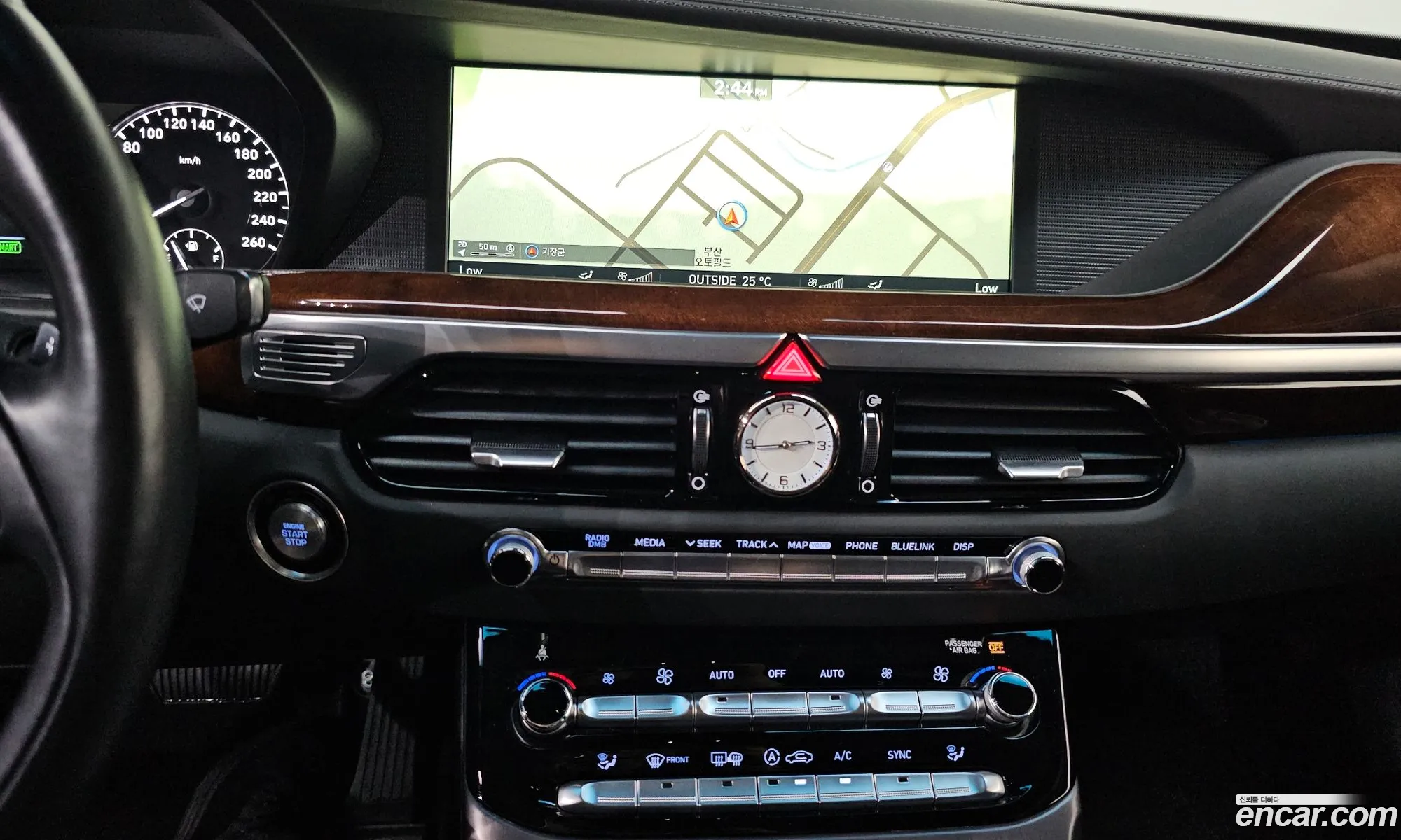 Genesis EQ900 2016 — 20