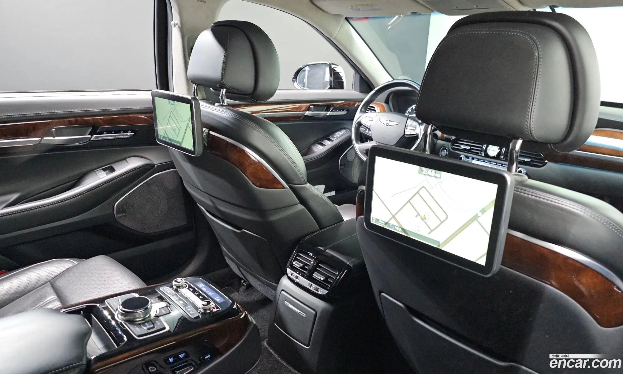 Genesis EQ900 2016 — 7