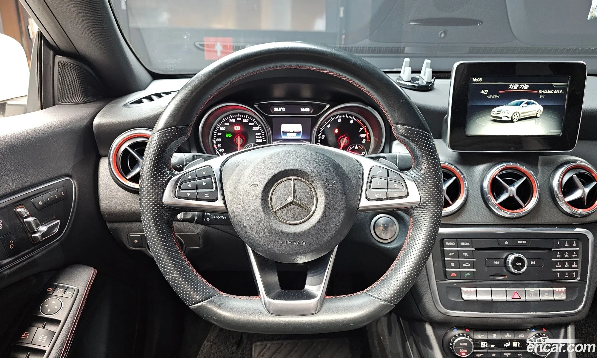Mercedes-Benz CLA-Class C117 2017 — 30