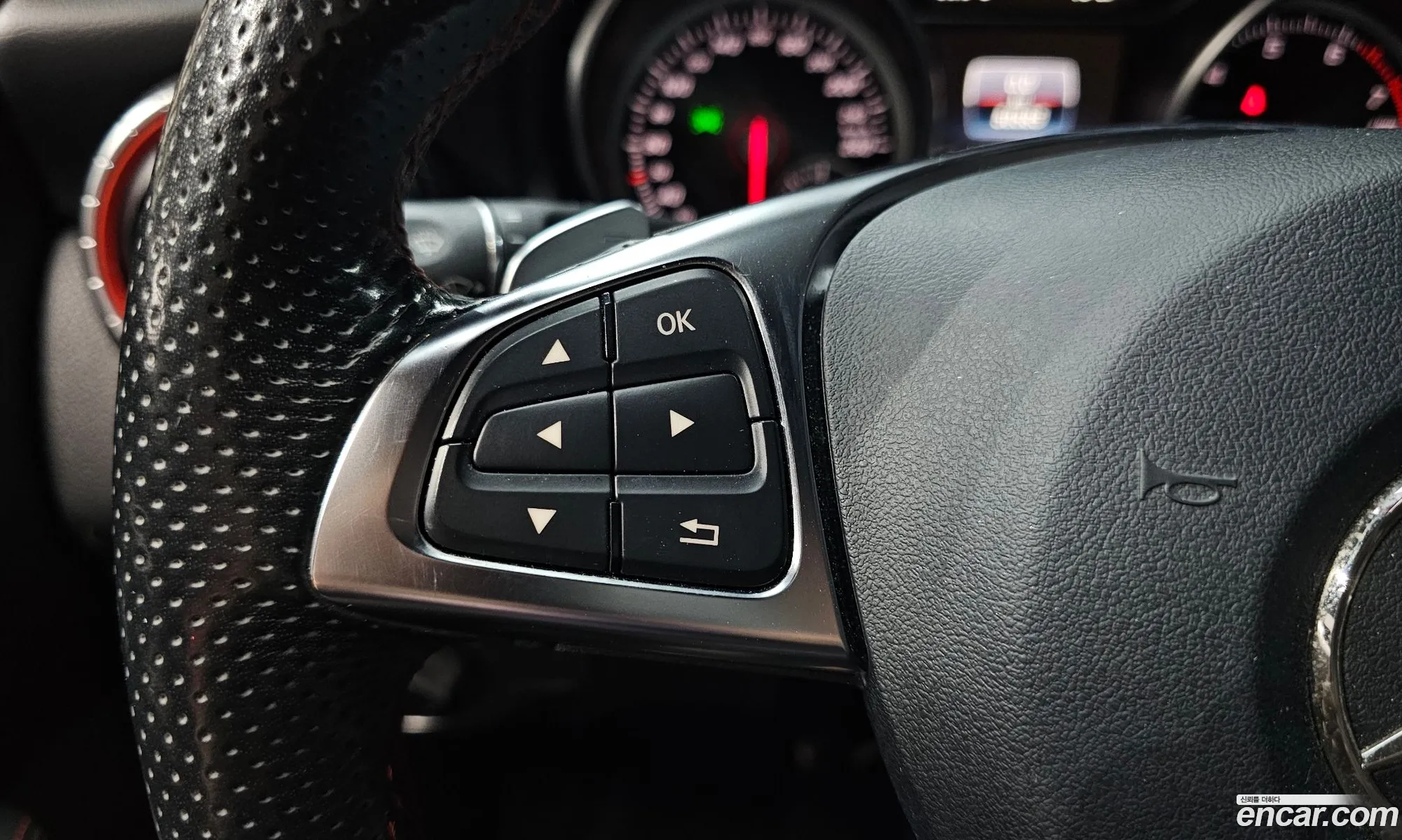 Mercedes-Benz CLA-Class C117 2017 — 21