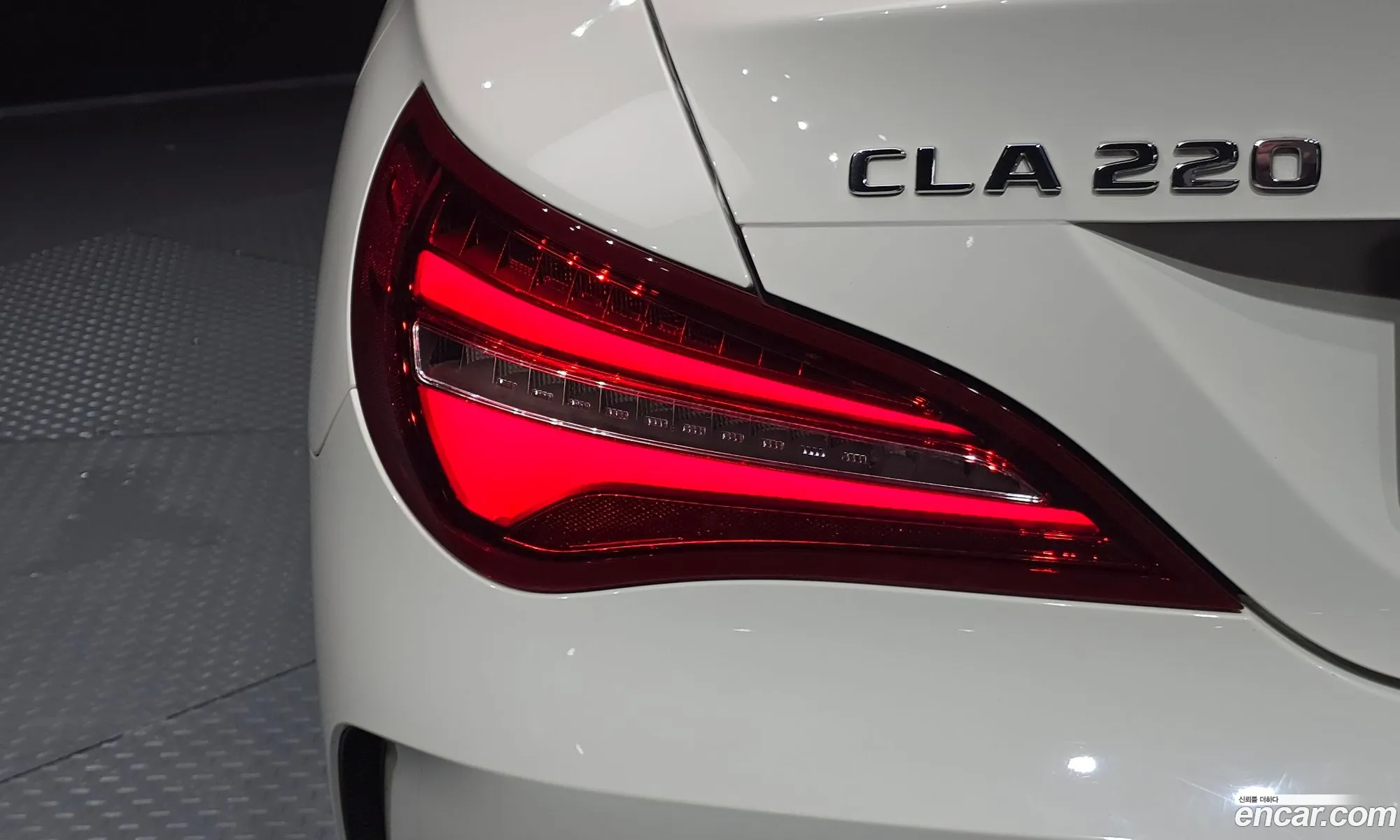 Mercedes-Benz CLA-Class C117 2017 — 24