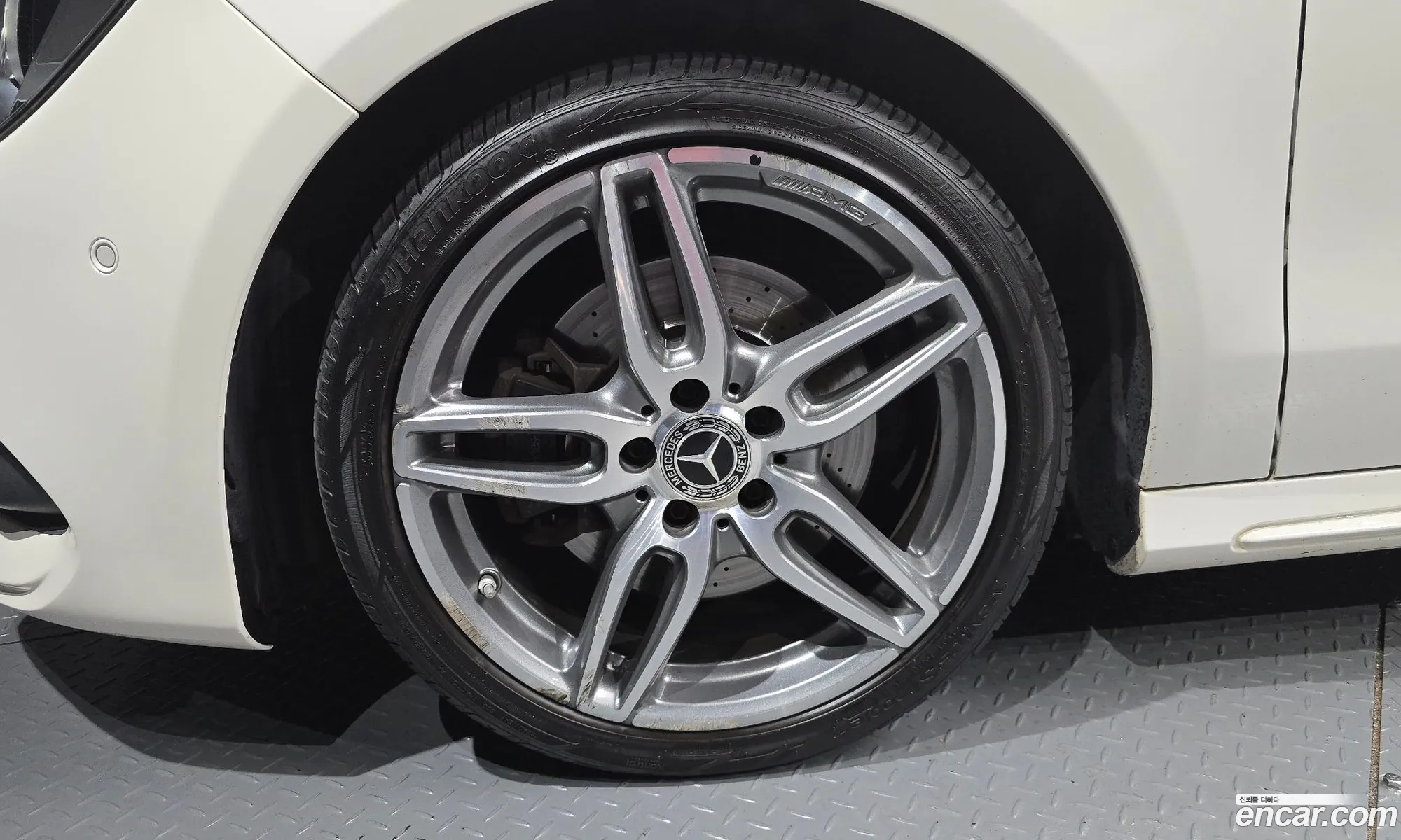 Mercedes-Benz CLA-Class C117 2017 — 32