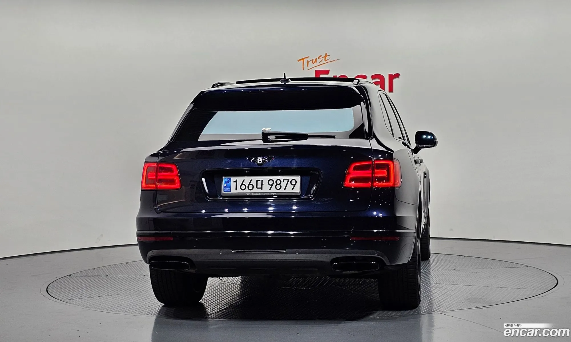 Bentley Bentayga 2018 SJAAC14V1JC020508 — 8
