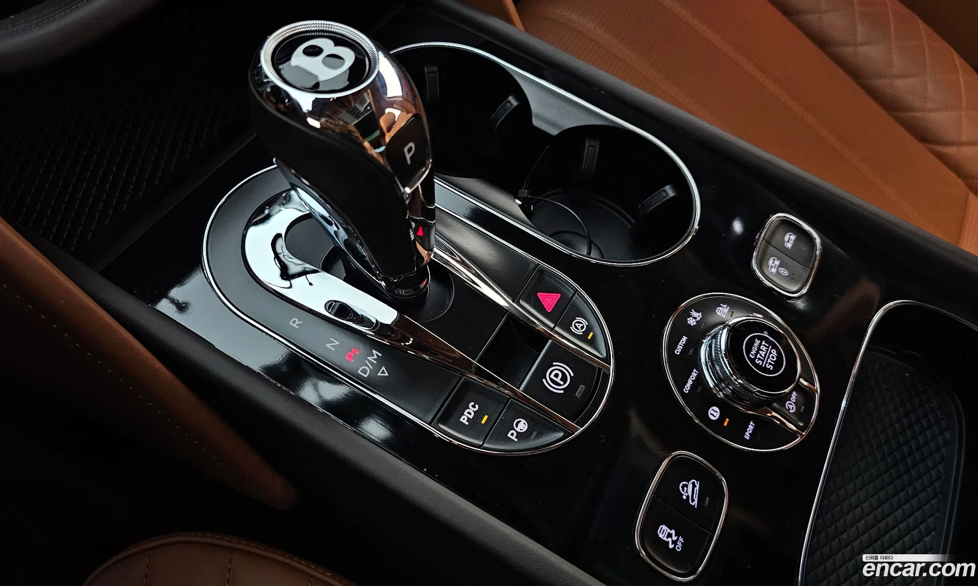 Bentley Bentayga 2018 SJAAC14V1JC020508 — 17