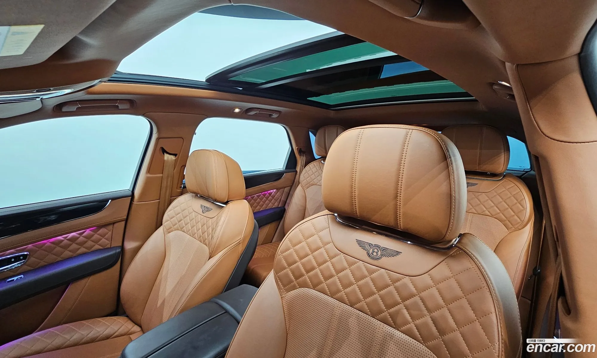 Bentley Bentayga 2018 SJAAC14V1JC020508 — 15