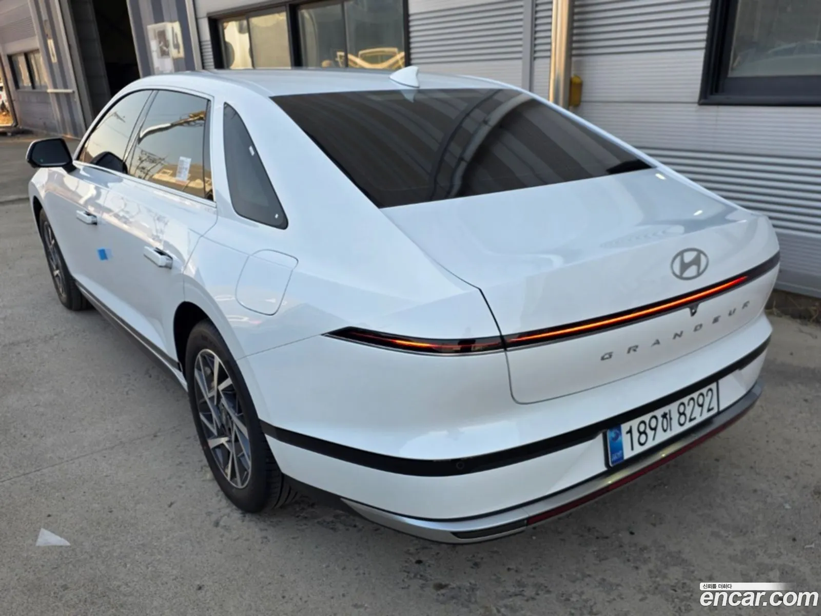 Hyundai Grandeur Hybrid 2026 — 4