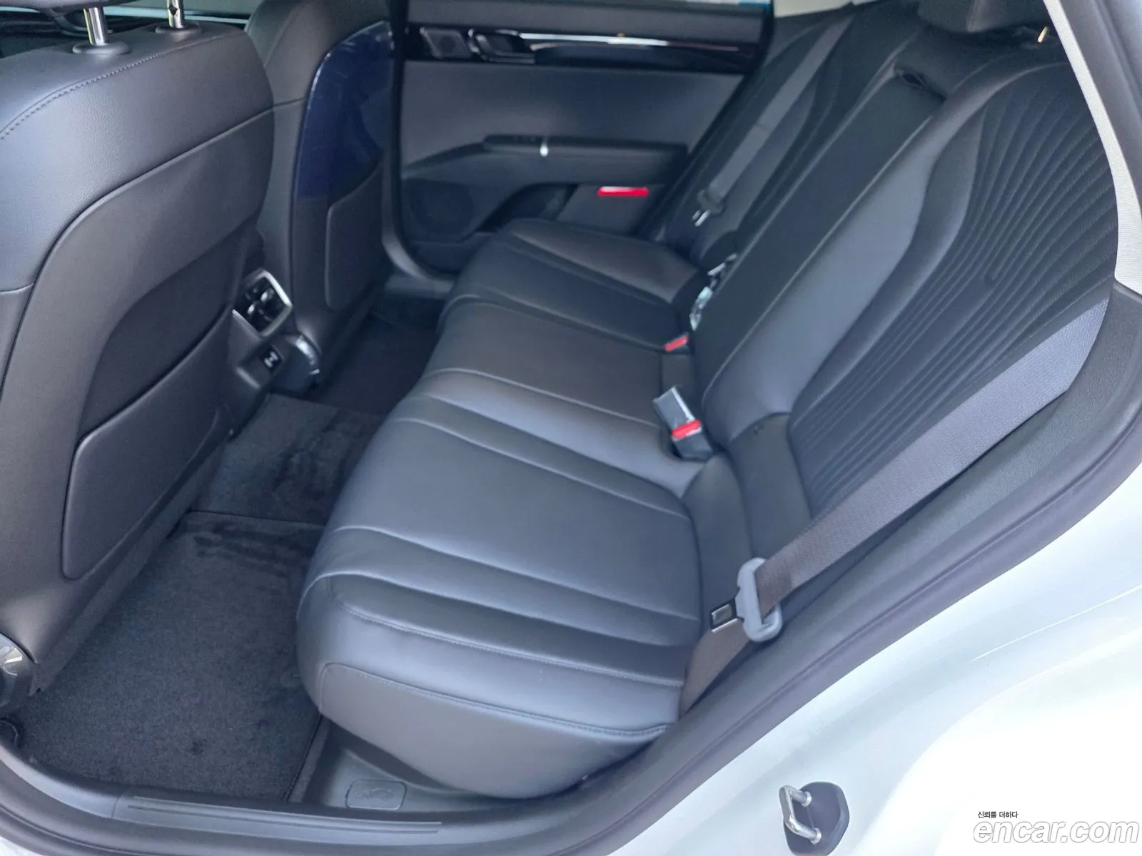 Hyundai Grandeur Hybrid 2026 — 11