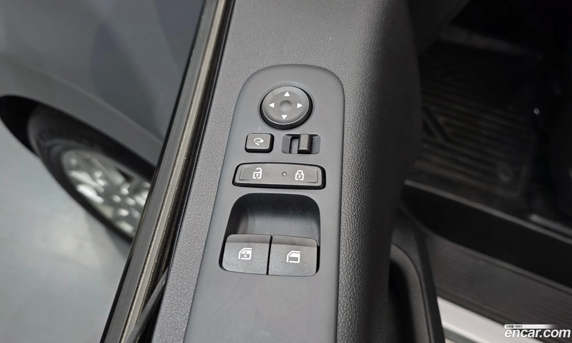 Hyundai Staria 2023 — 27