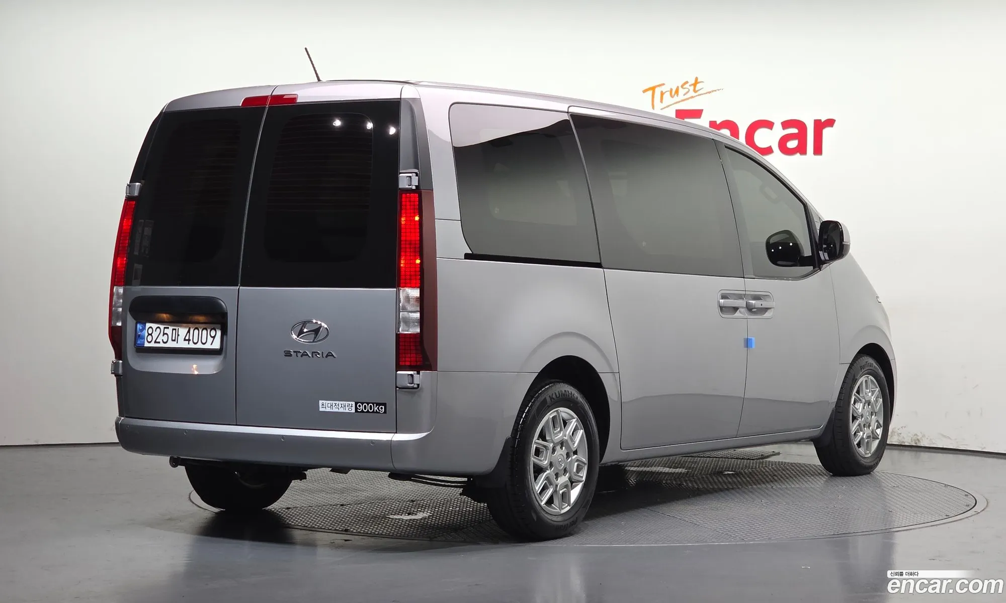 Hyundai Staria 2023 — 28