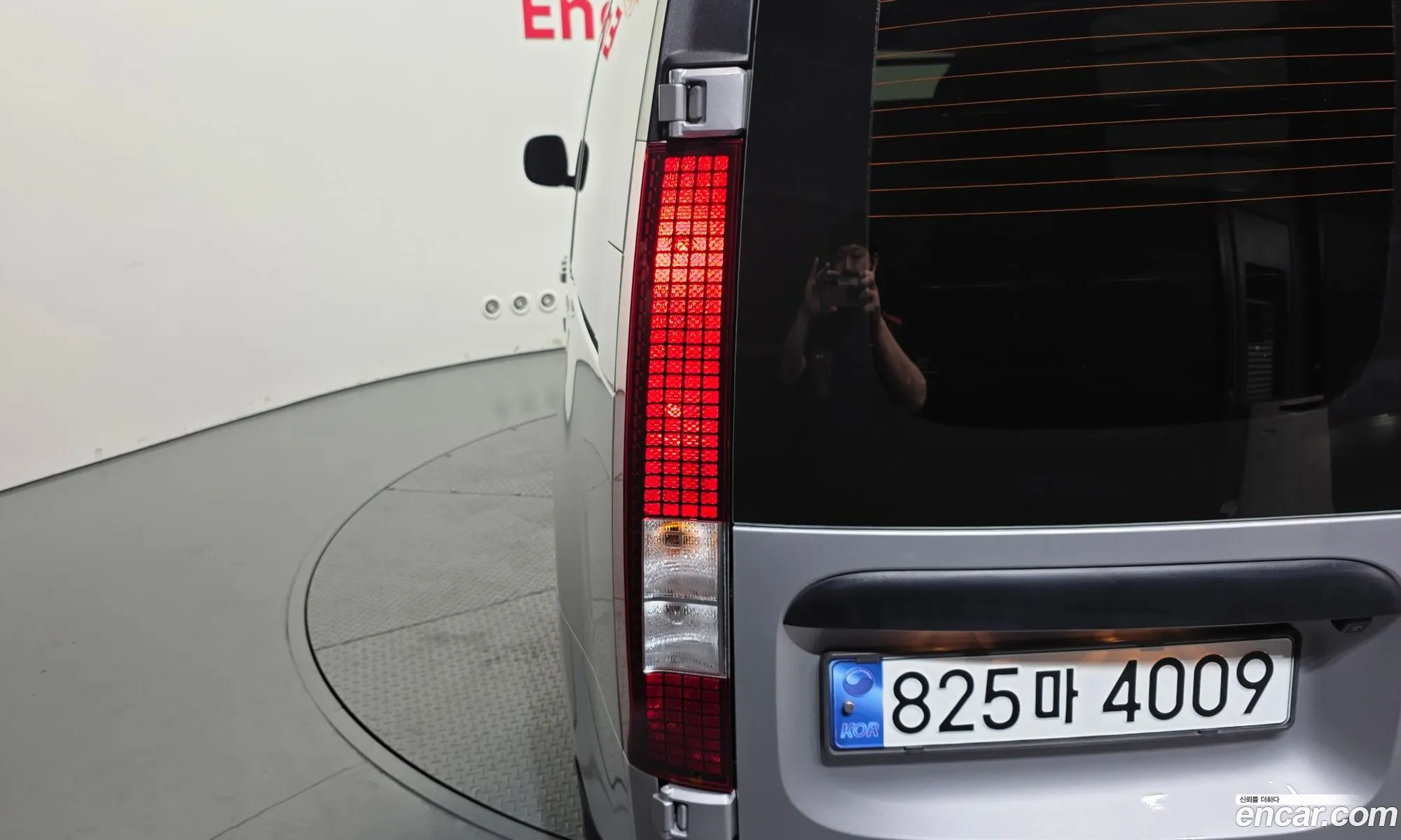 Hyundai Staria 2023 — 25
