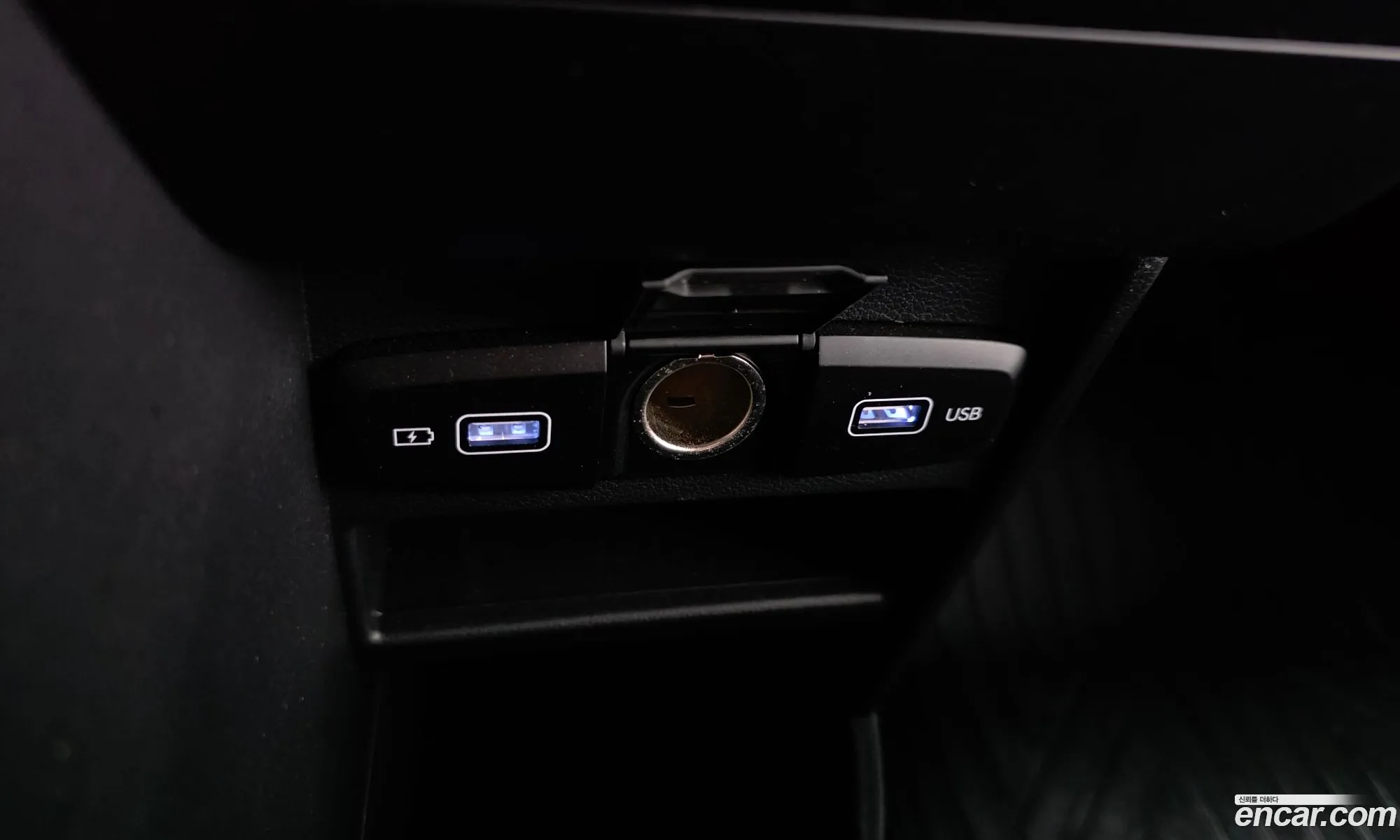 Hyundai Staria 2023 — 23