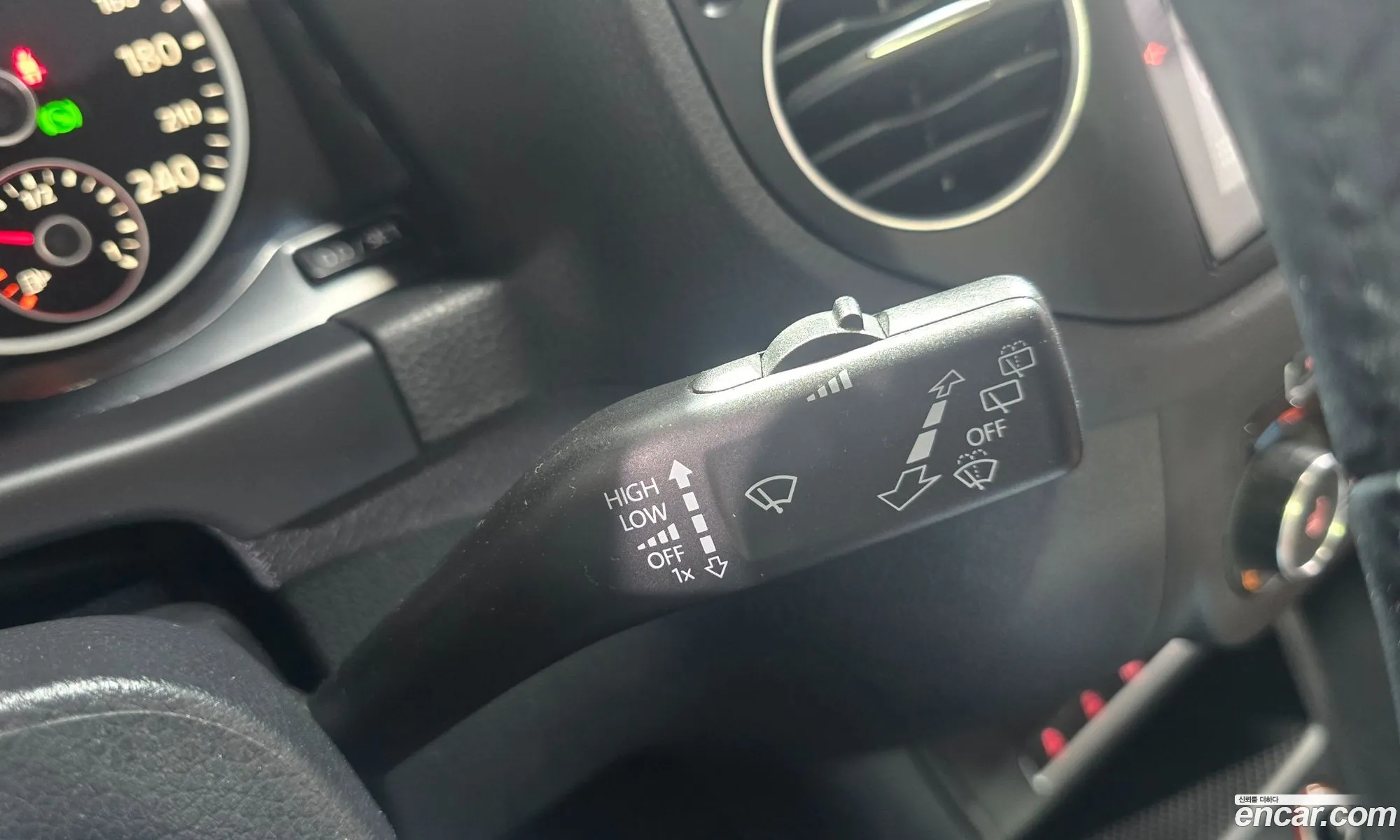 Volkswagen Tiguan 2015 — 12