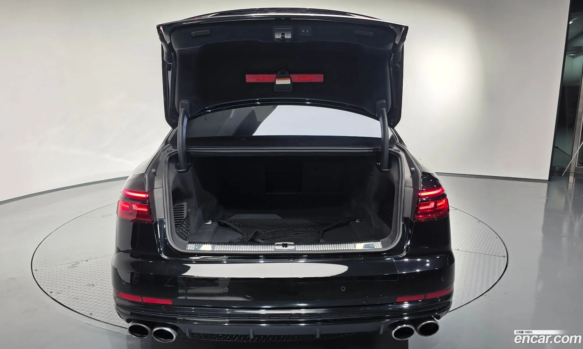 Audi S8