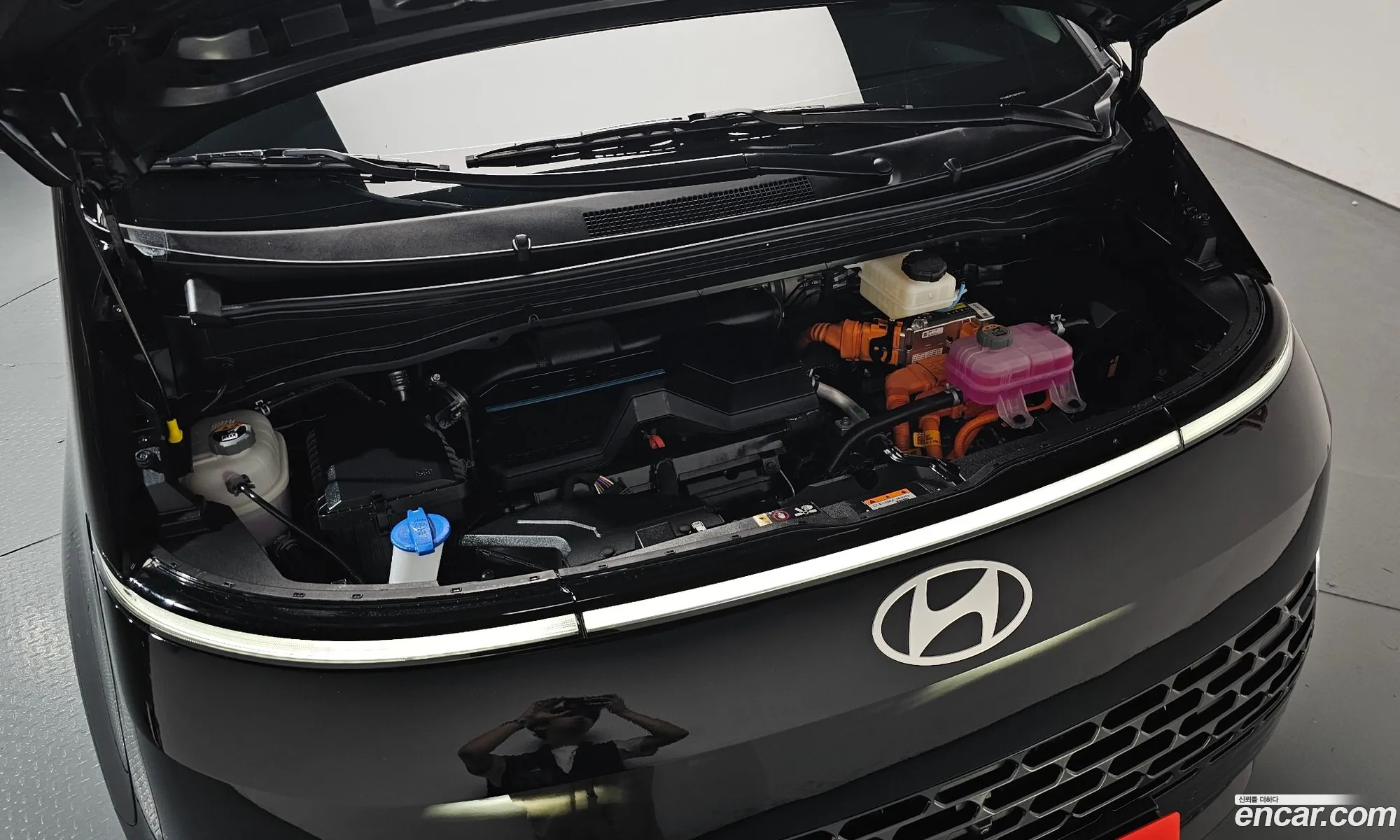 Hyundai Staria 2025 — 27