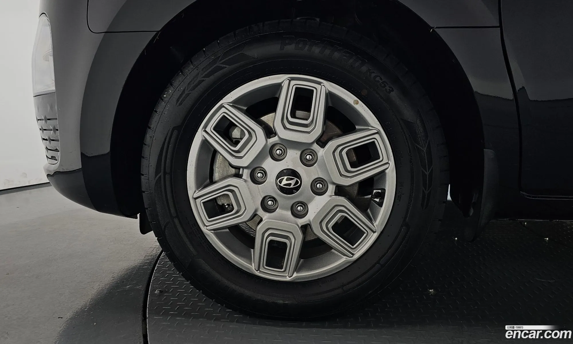 Hyundai Staria 2025 — 18