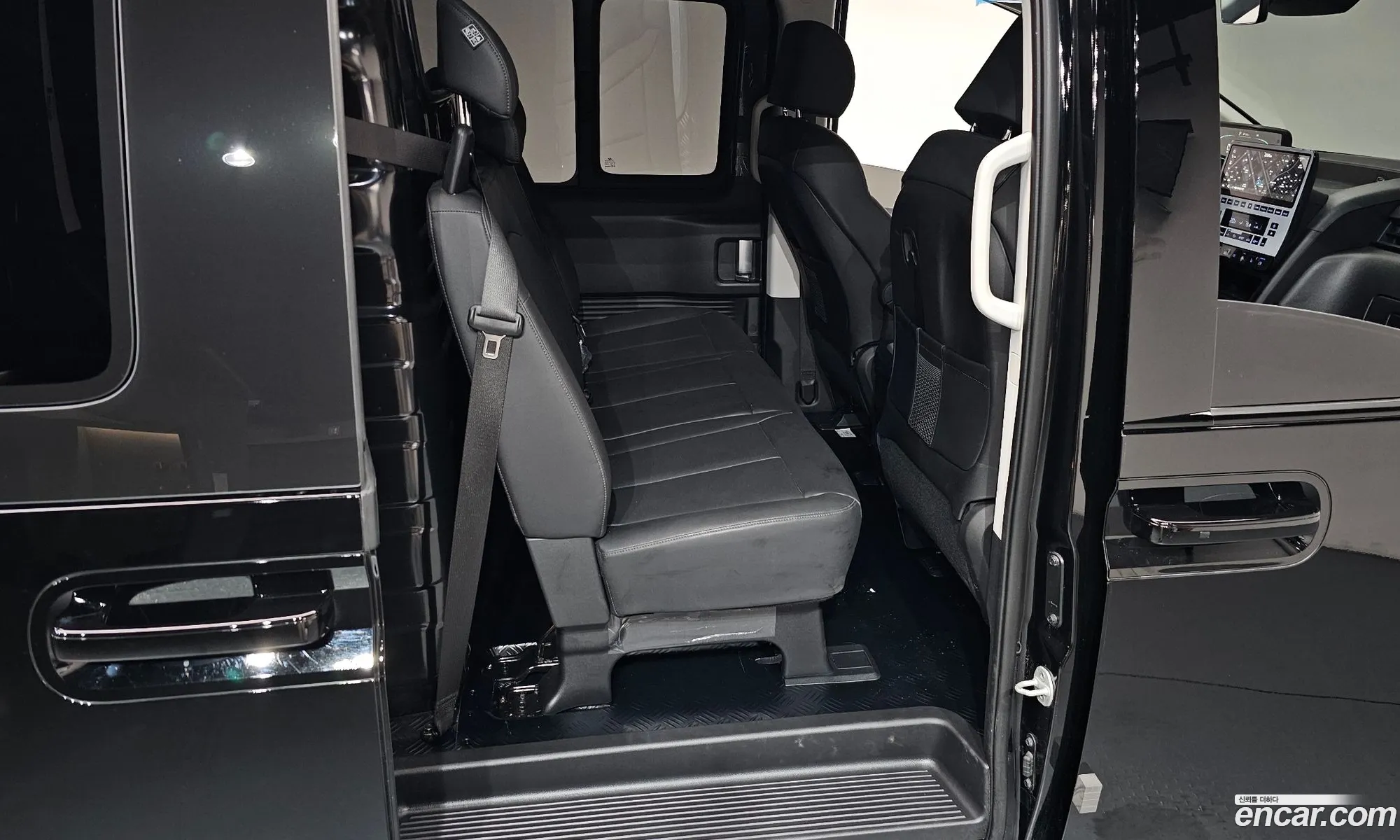 Hyundai Staria 2025 — 10