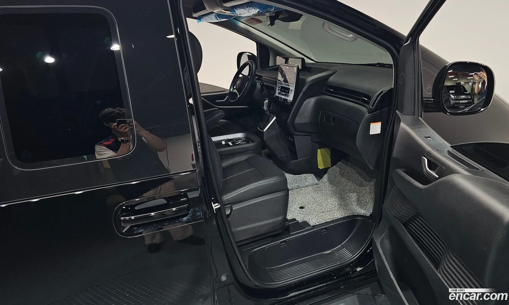 Hyundai Staria 2025 — 2