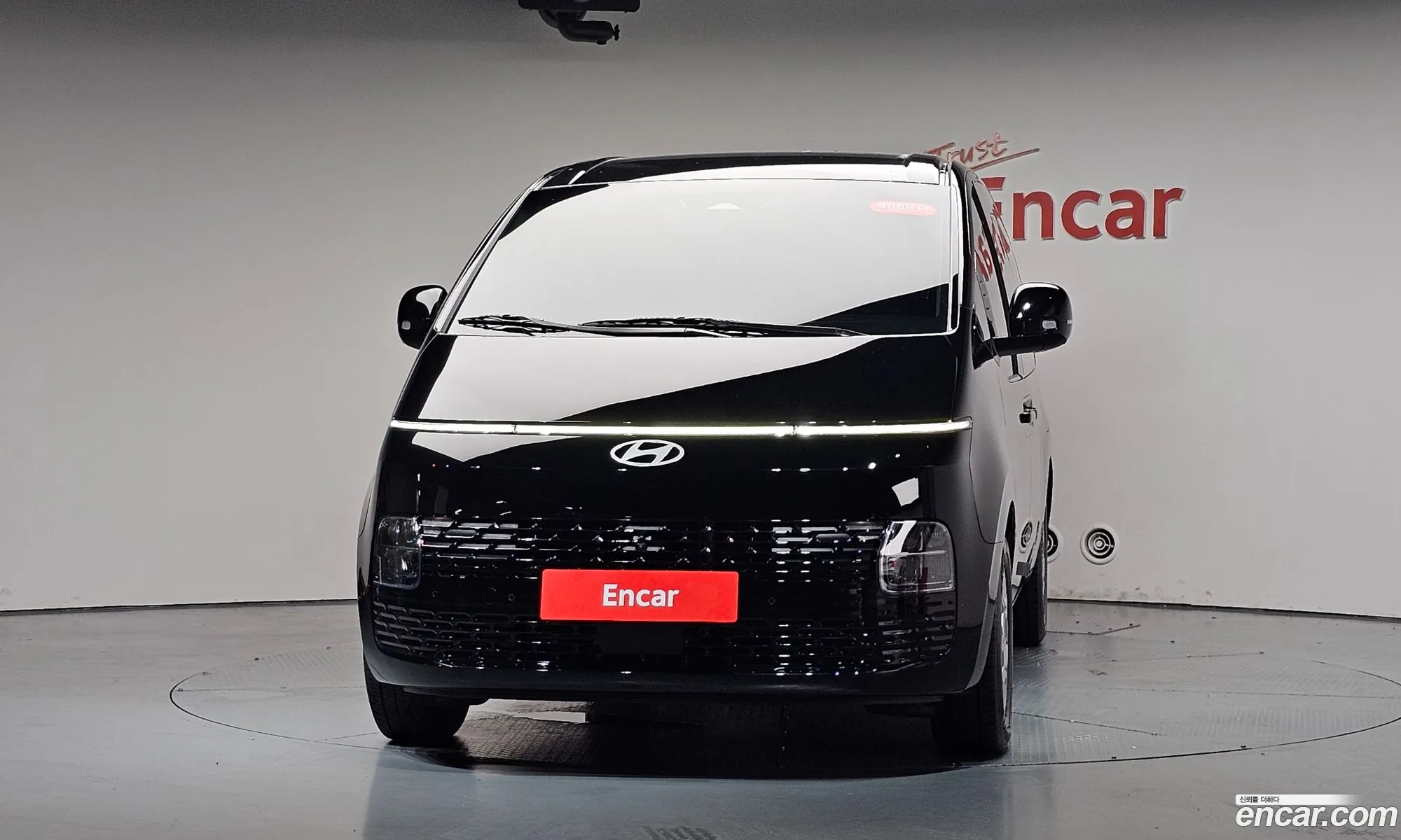 Hyundai Staria 2025 — 30