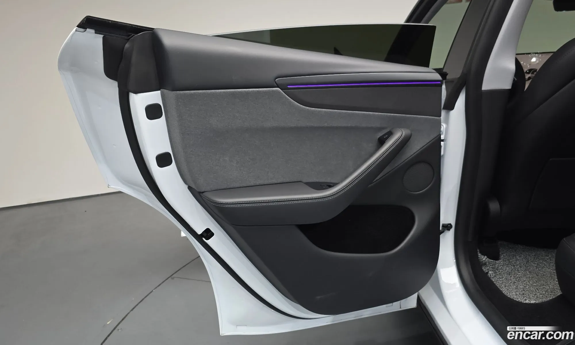 Tesla Model Y 2025 LRWYGCFJ3SC252839 — 3