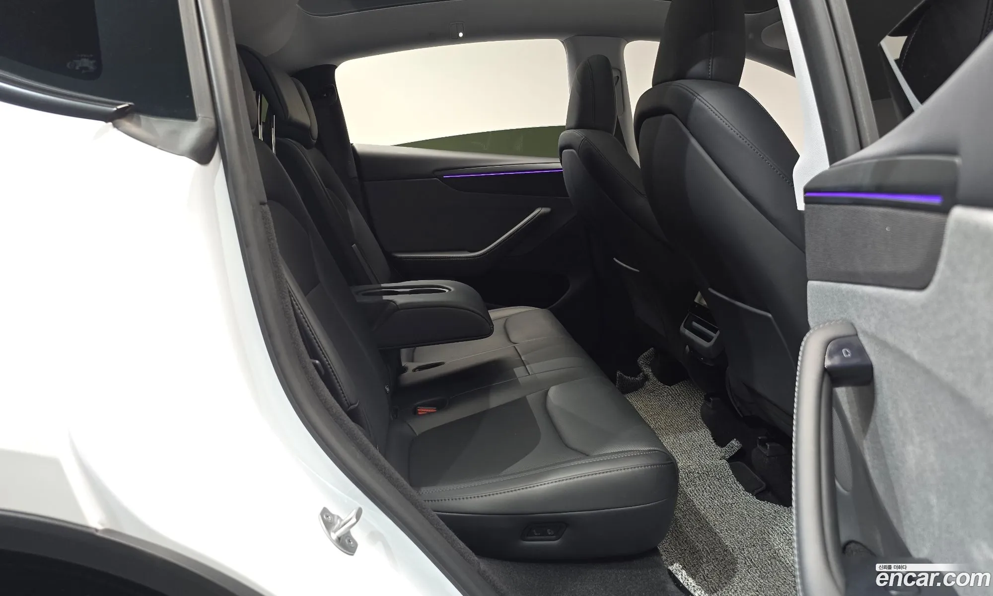 Tesla Model Y 2025 LRWYGCFJ3SC252839 — 21