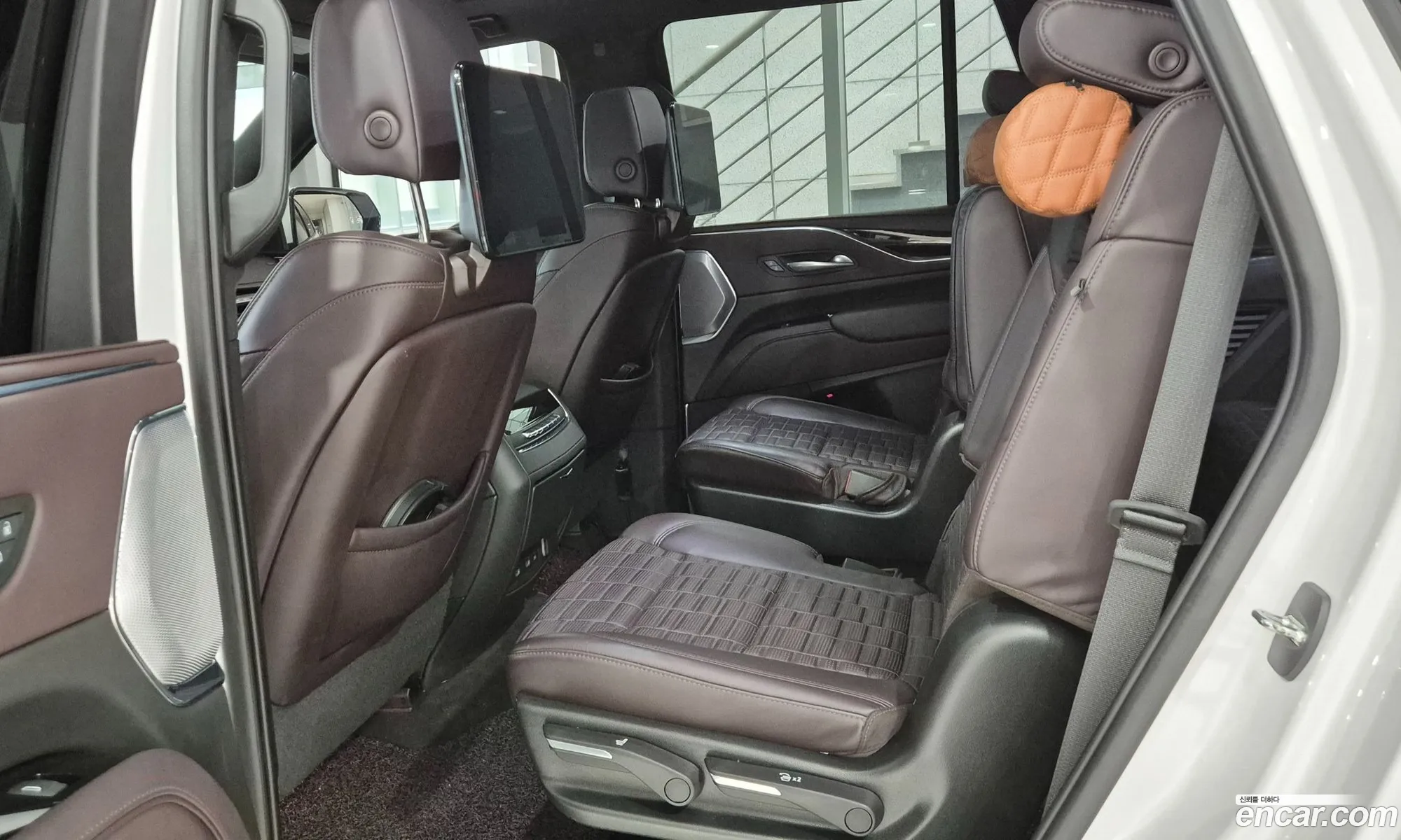 Cadillac Escalade 2023 — 2