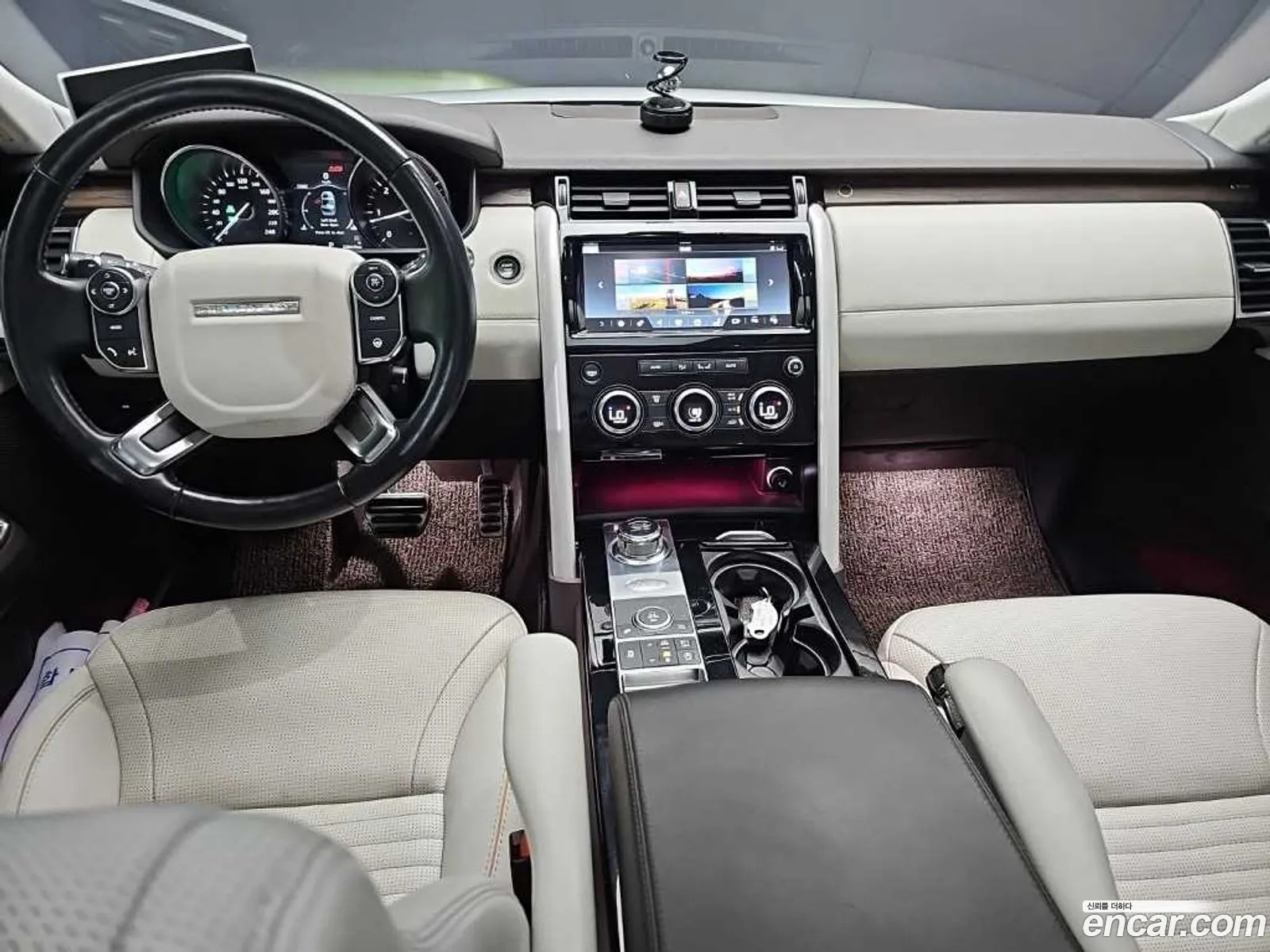 Land Rover Discovery 5 2017 — 3