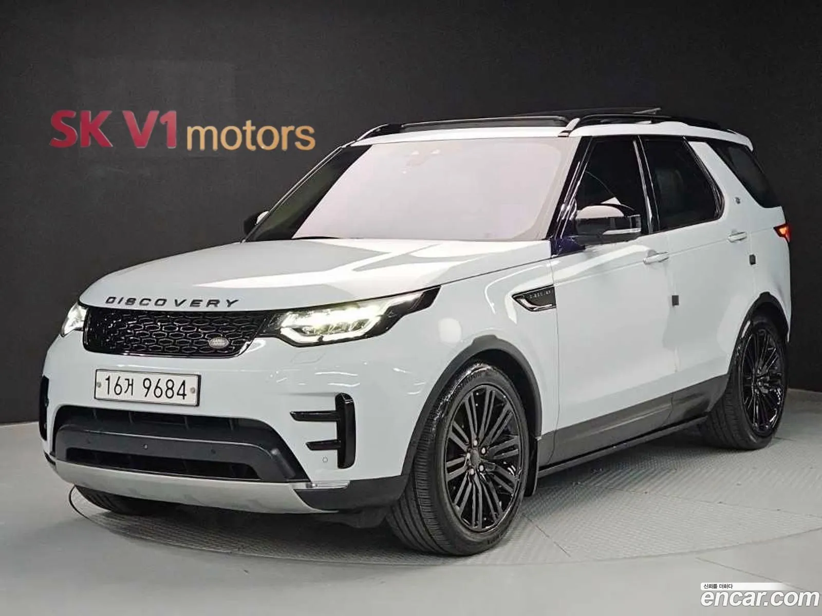 Land Rover Discovery 5 2017 — 4