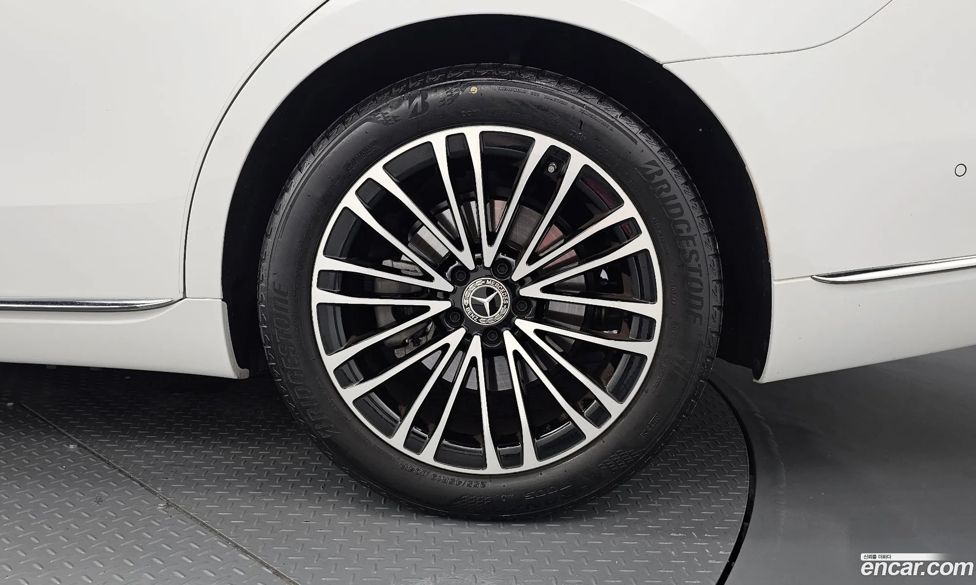 Mercedes-Benz S-Class W223 2025 — 33