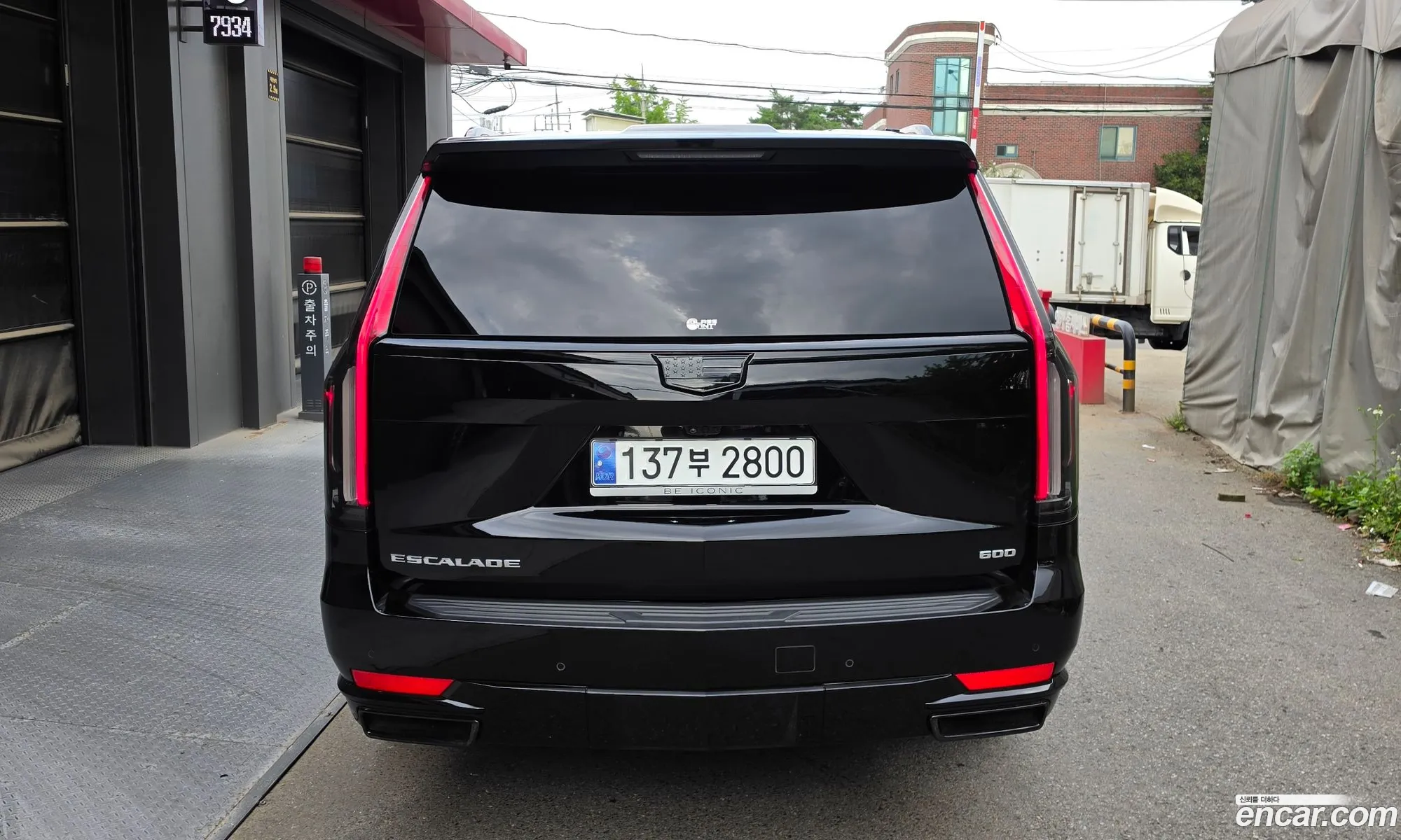 Cadillac Escalade 2023 — 4
