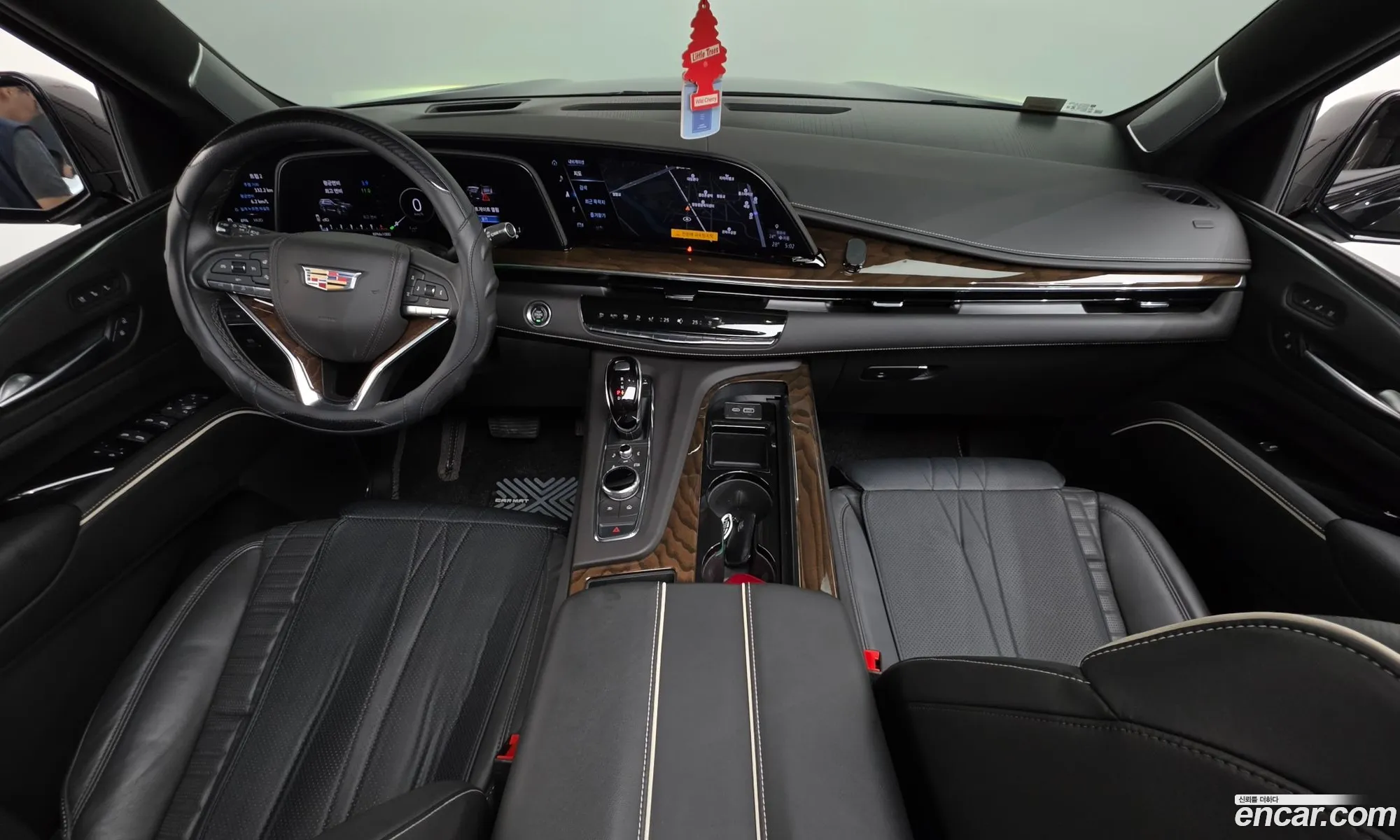 Cadillac Escalade 2023 — 2