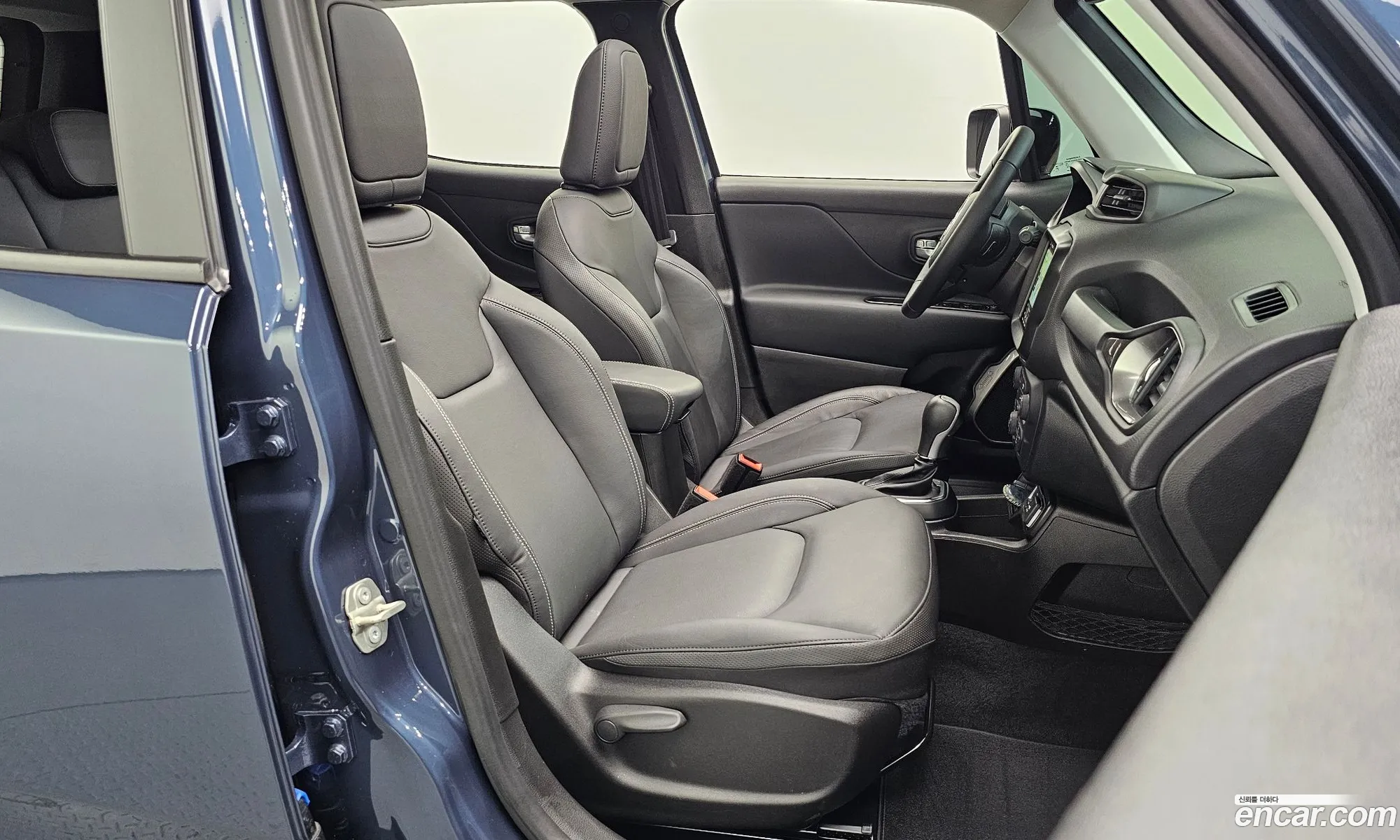 Jeep Renegade 2023 — 30