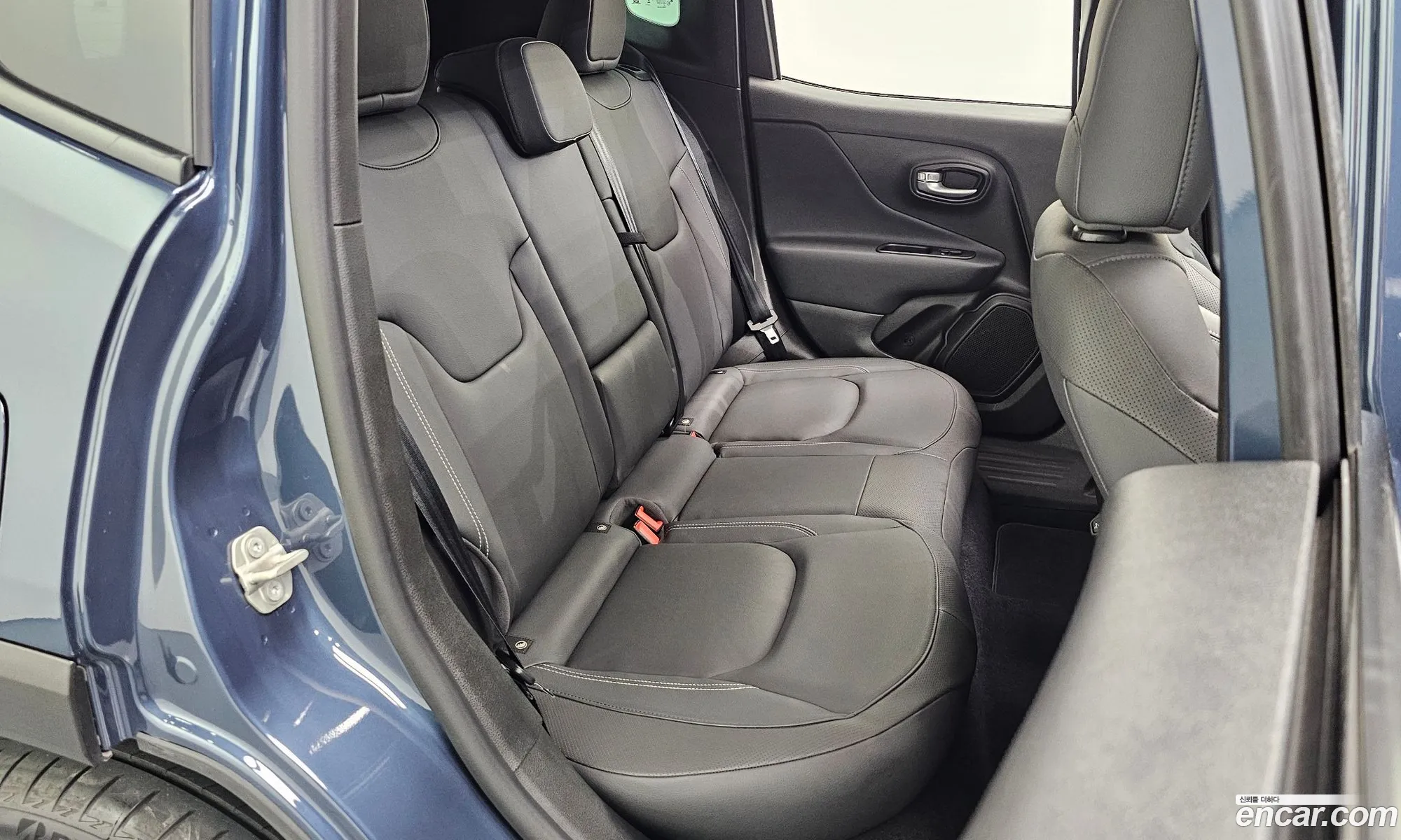 Jeep Renegade 2023 — 8