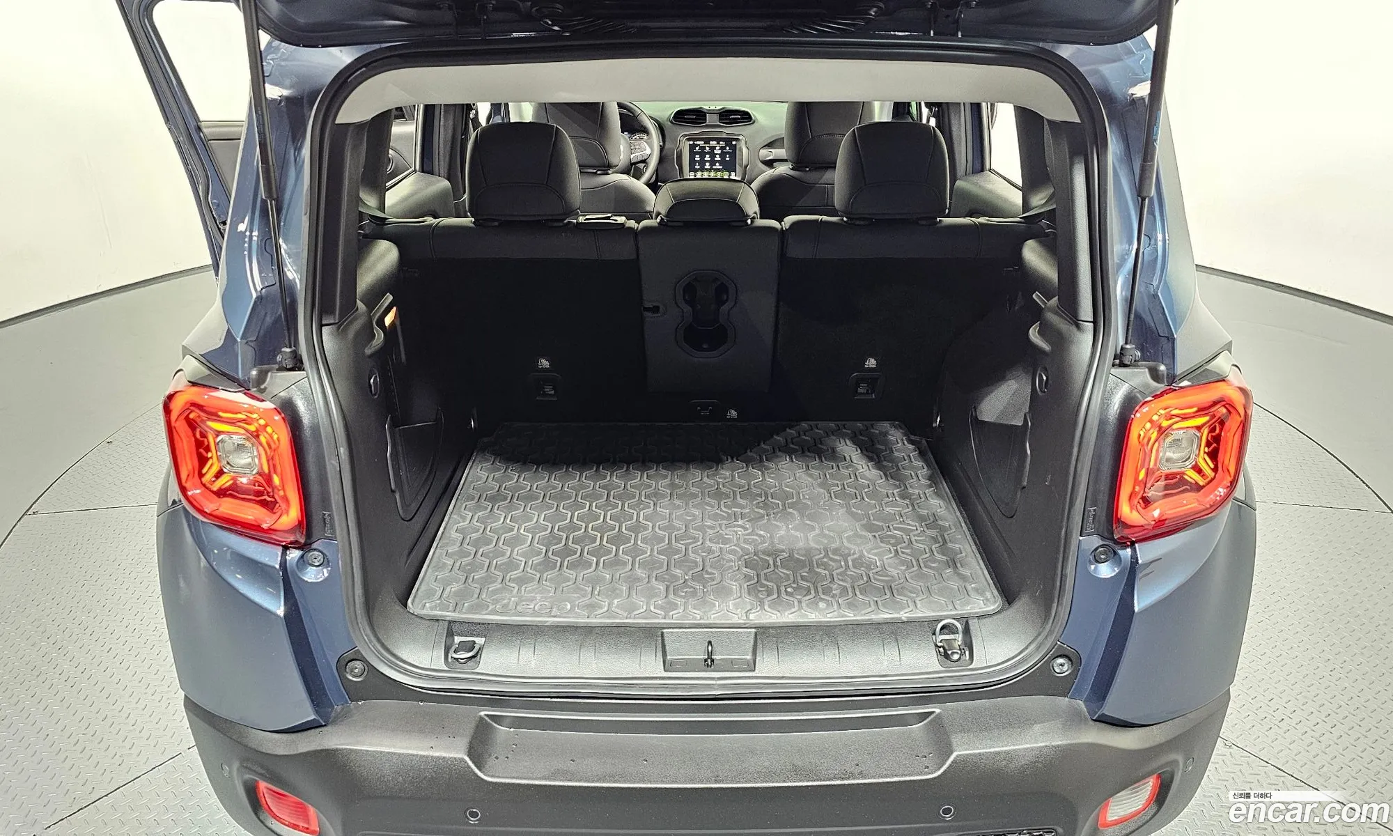 Jeep Renegade 2023 — 32