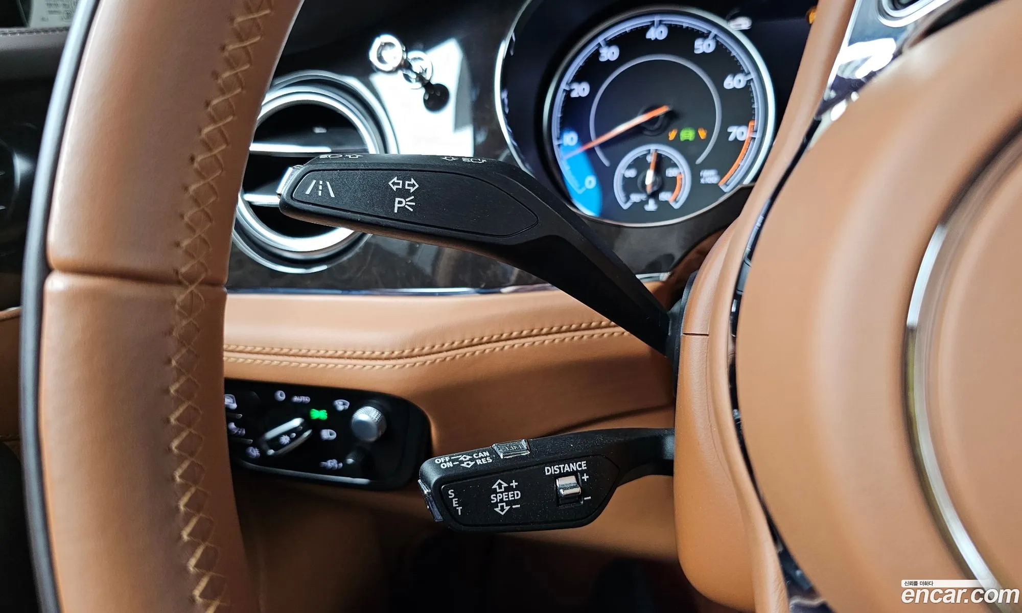 Bentley Bentayga 2019 SJAAM14VXKC027732 — 6