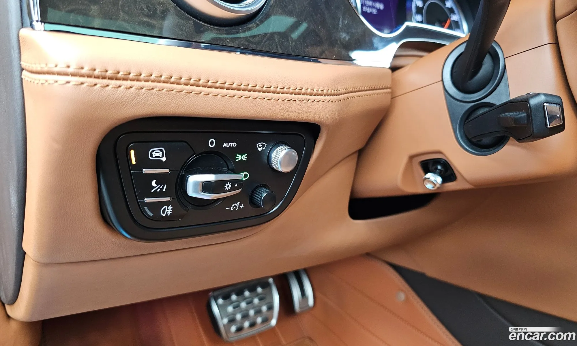 Bentley Bentayga 2019 SJAAM14VXKC027732 — 18