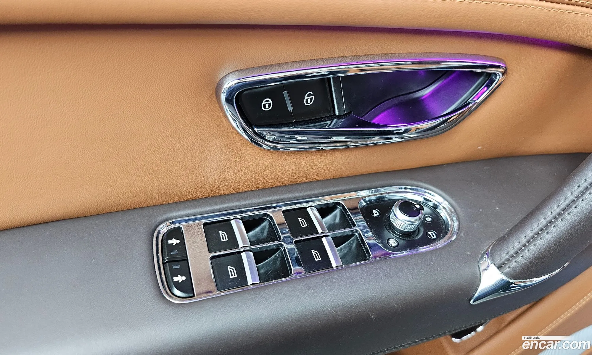Bentley Bentayga 2019 SJAAM14VXKC027732 — 9