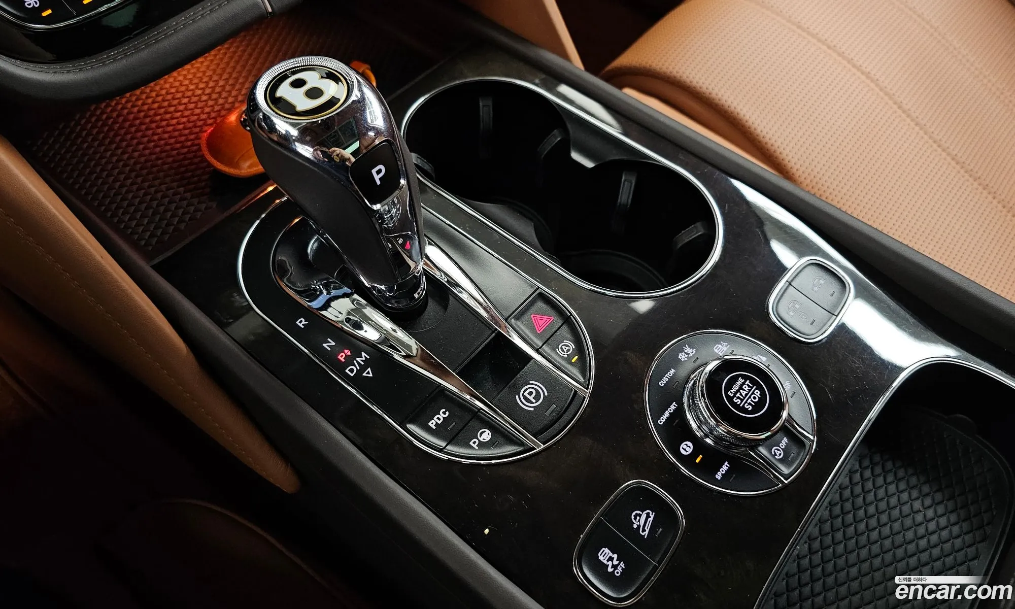 Bentley Bentayga 2019 SJAAM14VXKC027732 — 30