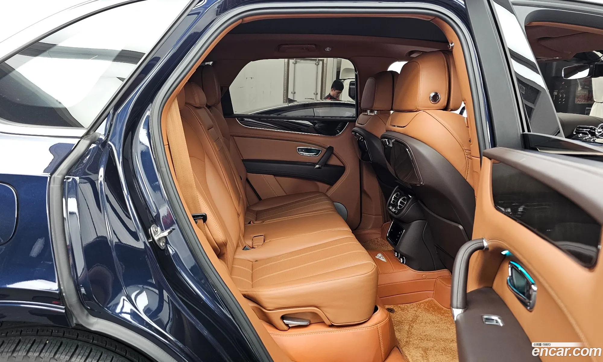 Bentley Bentayga 2019 SJAAM14VXKC027732 — 35