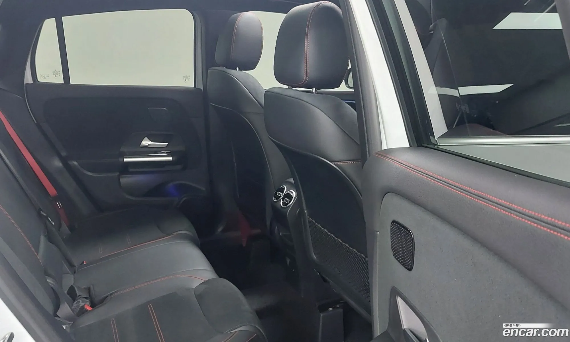 Mercedes-Benz GLA-Class H247 2022 — 12