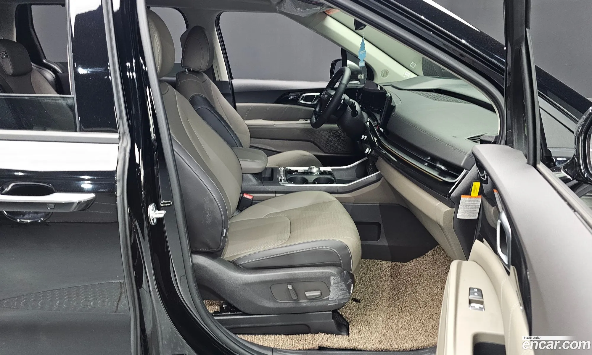 Kia Carnival 2025 — 2