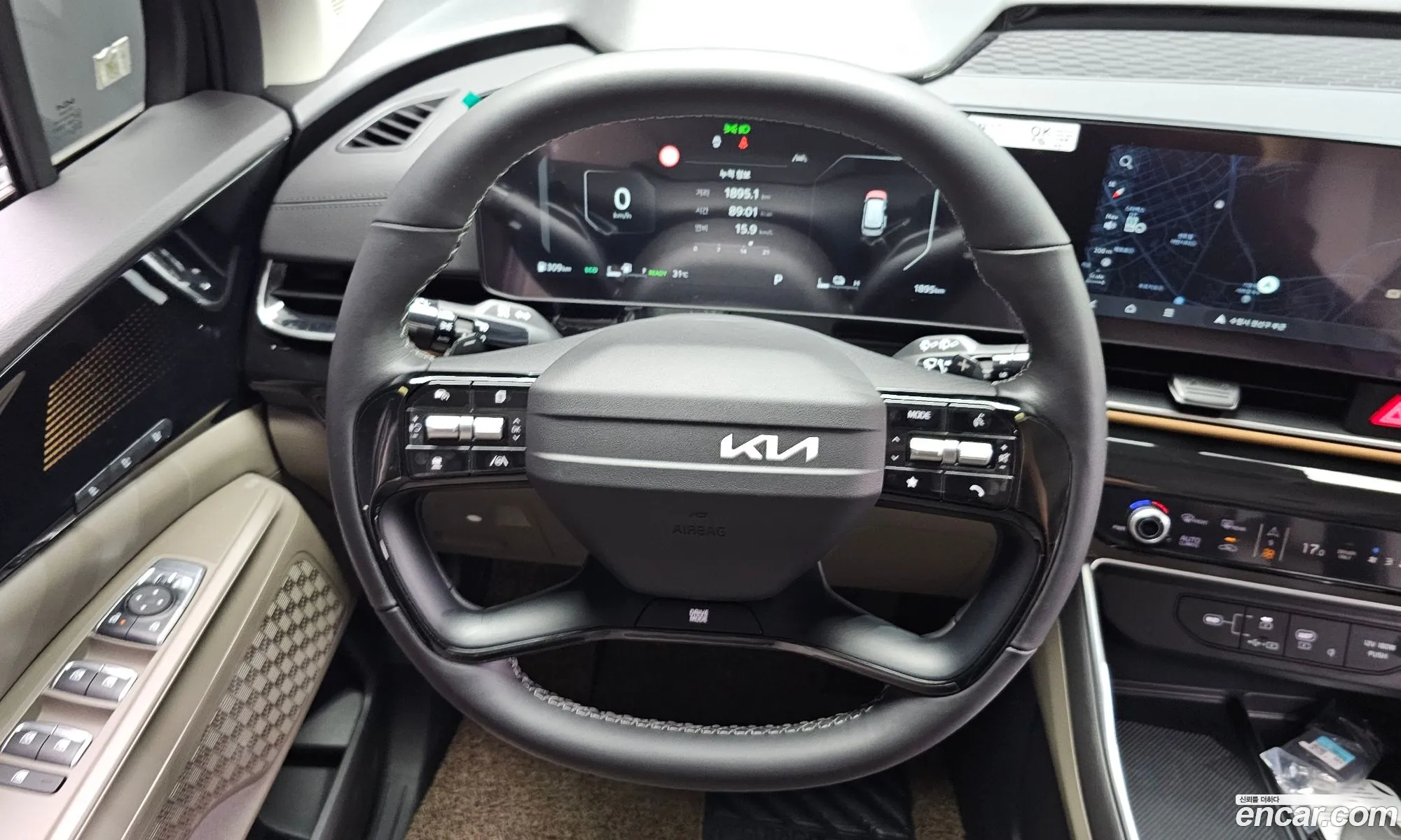 Kia Carnival 2025 — 18