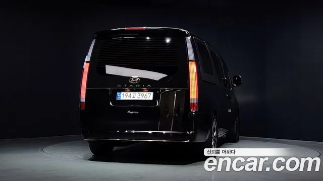 Hyundai Staria 2023 — 3
